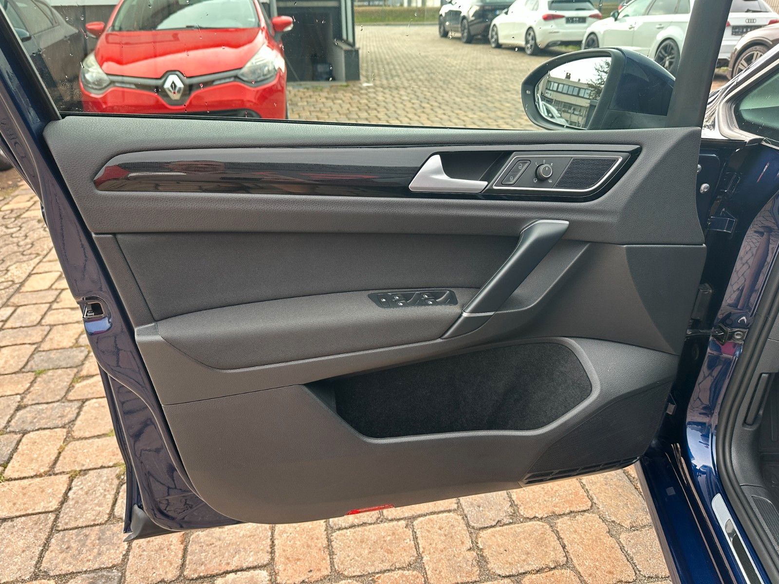Fahrzeugabbildung Volkswagen Golf Sportsvan Sound 115 PS HU neu AHK Navi SH