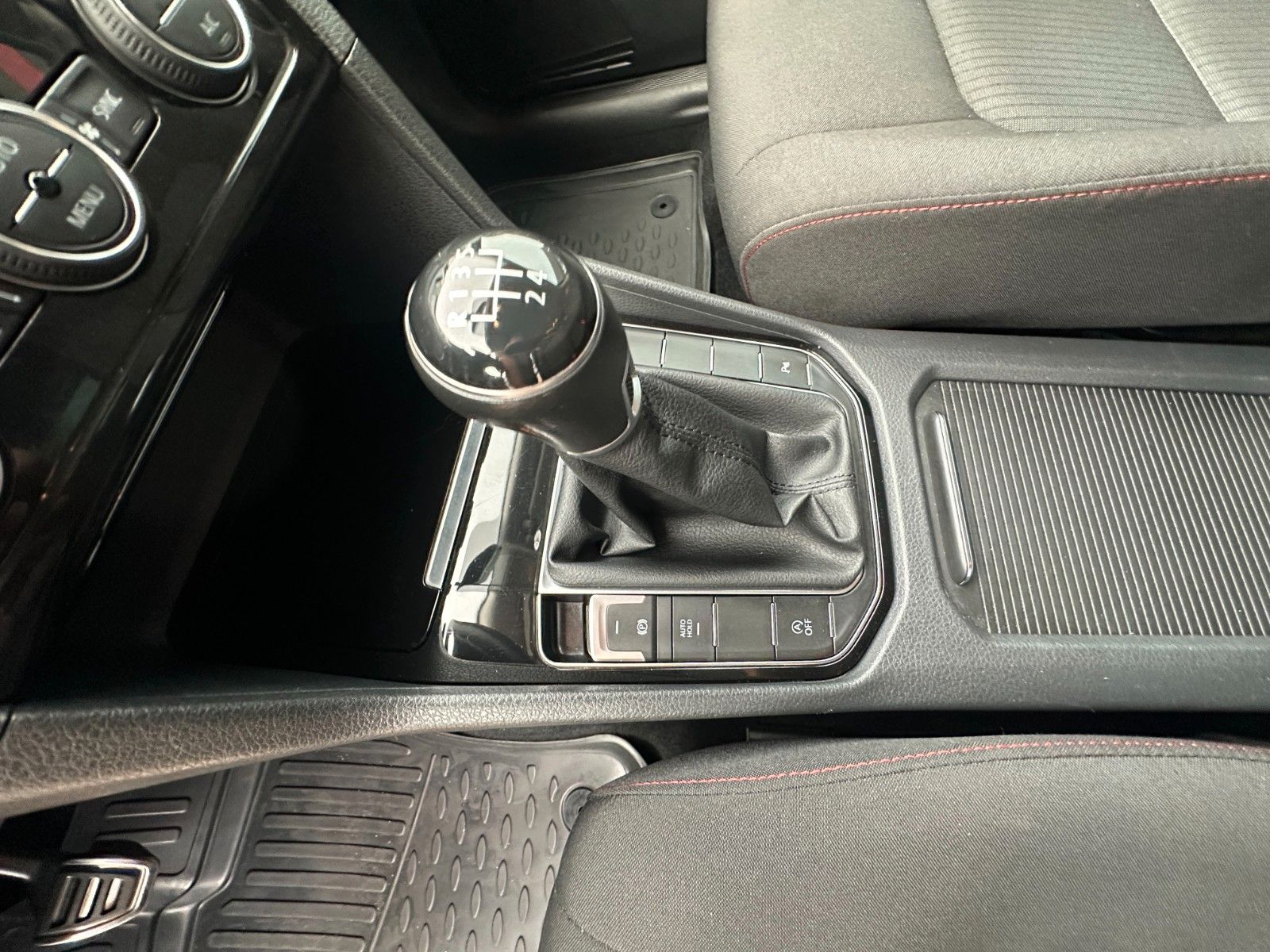 Fahrzeugabbildung Volkswagen Golf Sportsvan Sound 115 PS HU neu AHK Navi SH