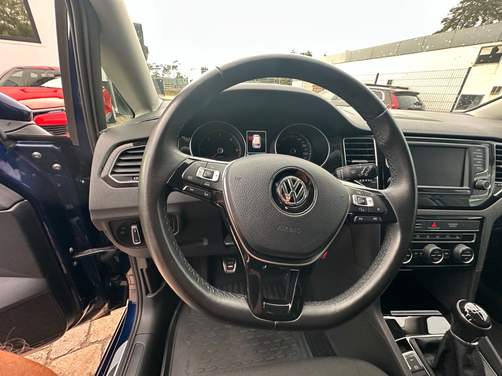 Fahrzeugabbildung Volkswagen Golf Sportsvan Sound 115 PS HU neu AHK Navi SH