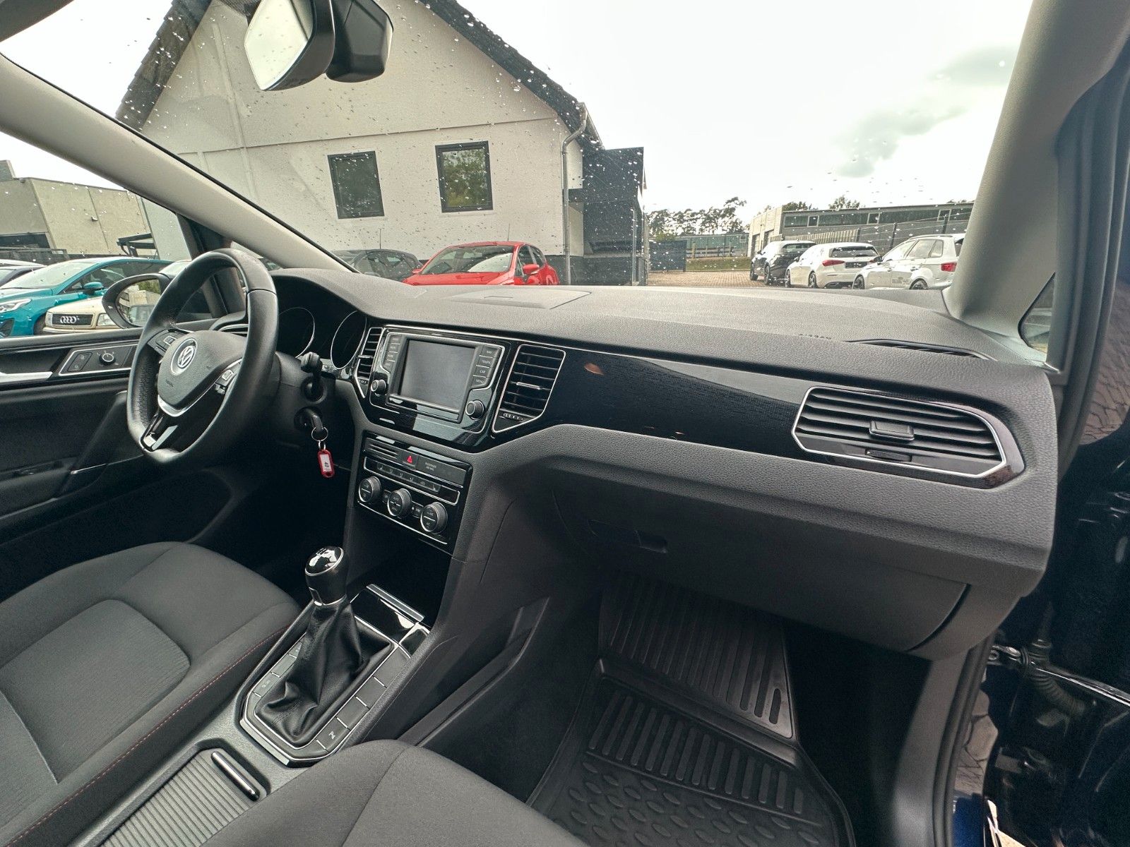 Fahrzeugabbildung Volkswagen Golf Sportsvan Sound 115 PS HU neu AHK Navi SH