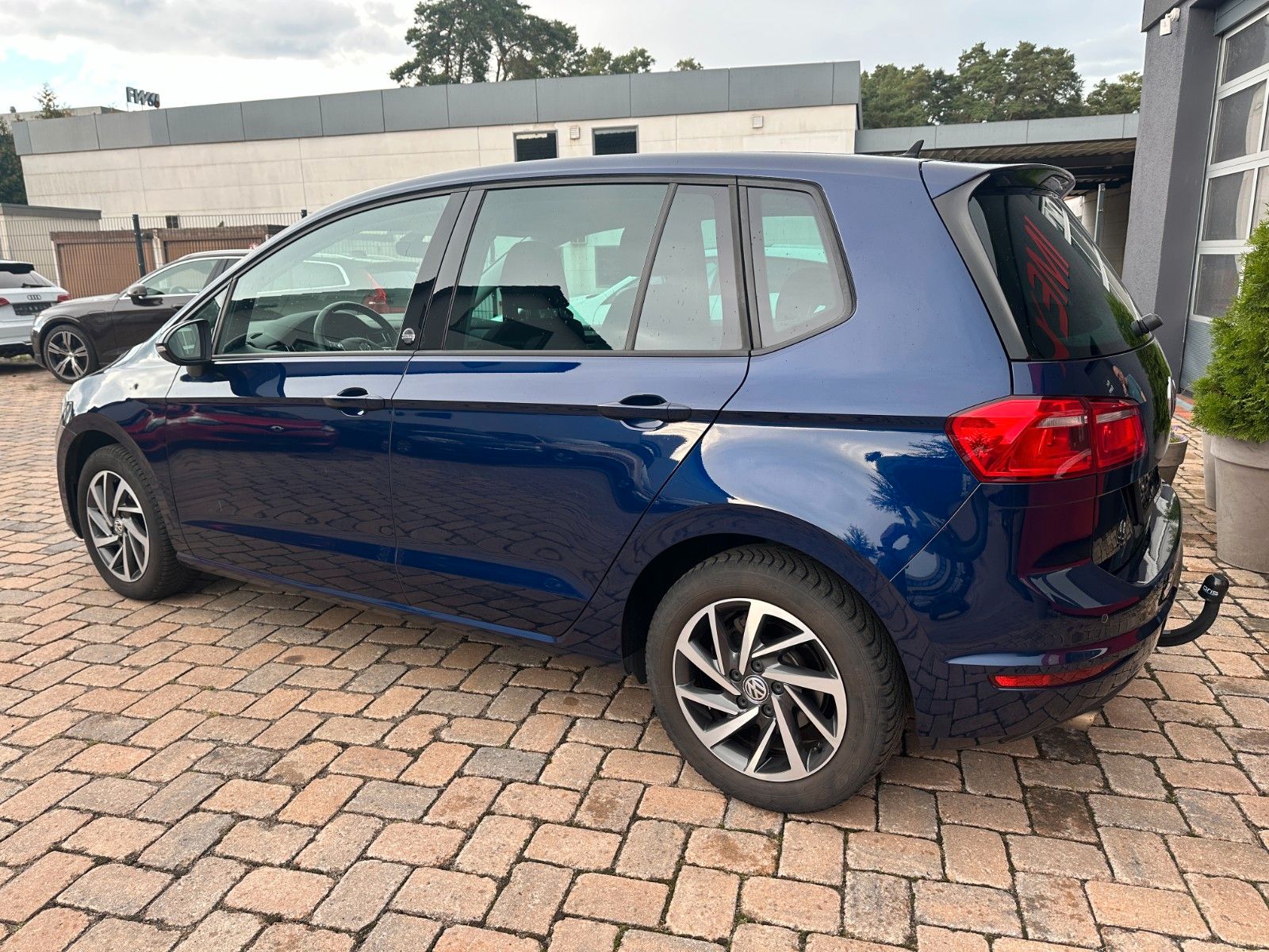 Fahrzeugabbildung Volkswagen Golf Sportsvan Sound 115 PS HU neu AHK Navi SH