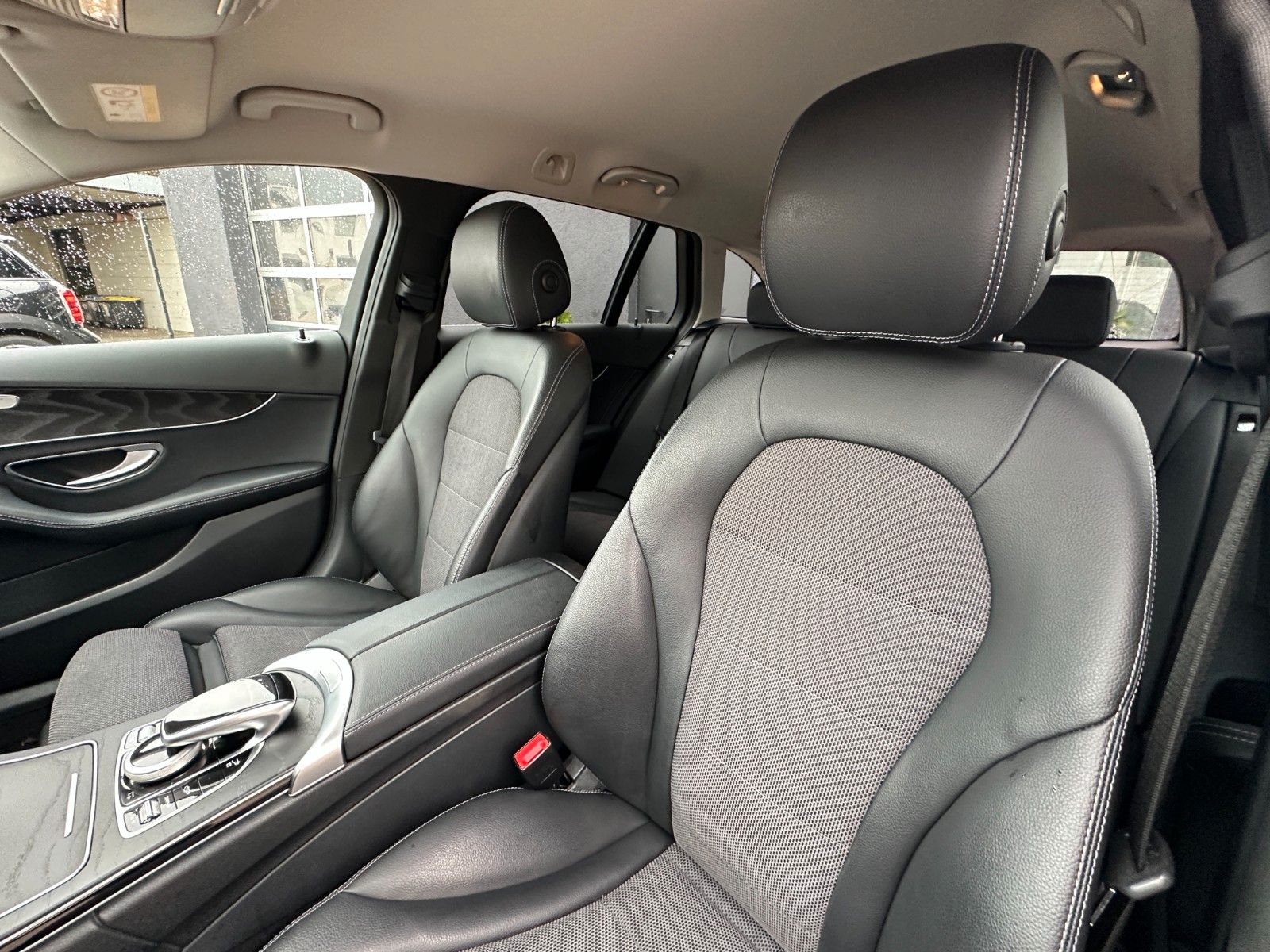 Fahrzeugabbildung Mercedes-Benz C 350 e Avantgarde Hybrid 155 KW Sport LED