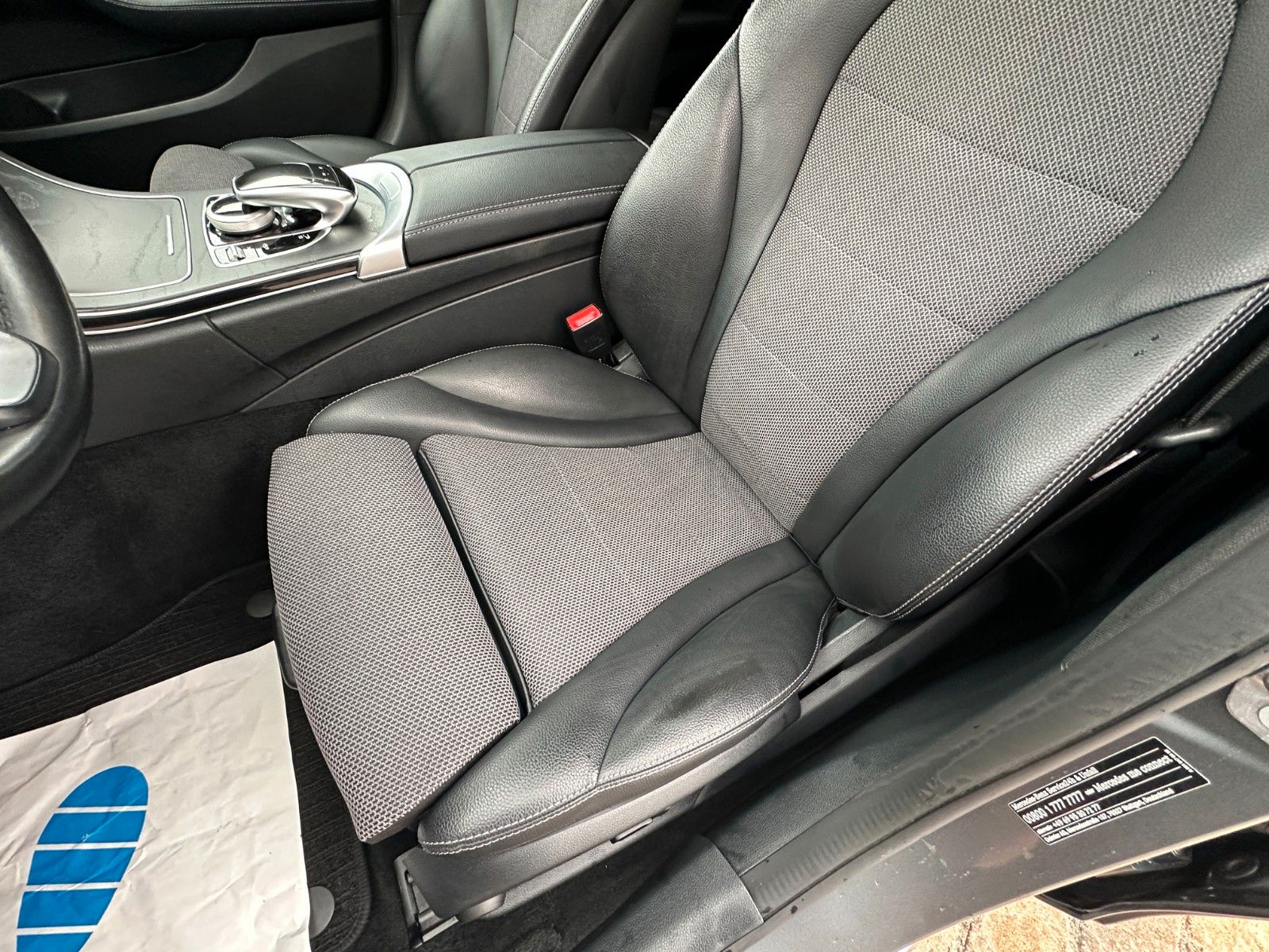 Fahrzeugabbildung Mercedes-Benz C 350 e Avantgarde Hybrid 155 KW Sport LED