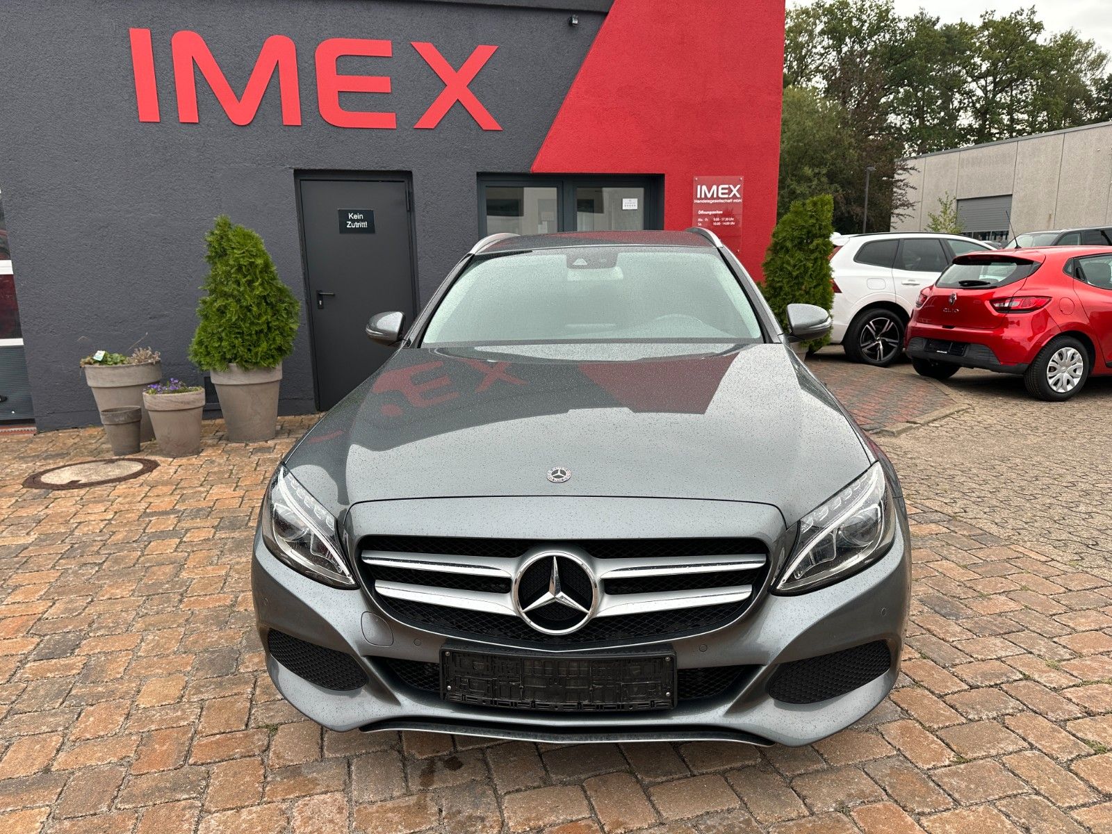 Fahrzeugabbildung Mercedes-Benz C 350 e Avantgarde Hybrid 155 KW Sport LED