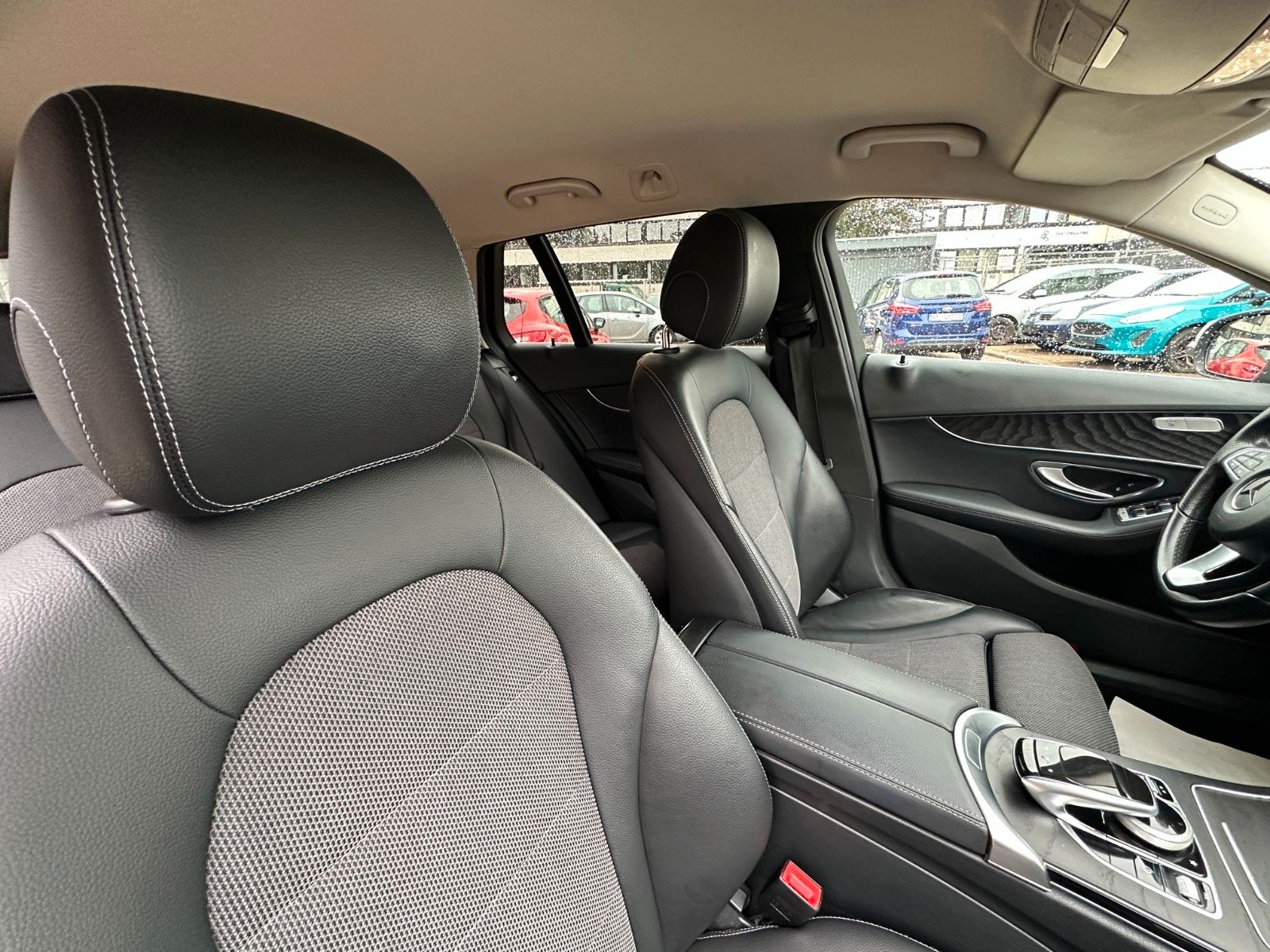 Fahrzeugabbildung Mercedes-Benz C 350 e Avantgarde Hybrid 155 KW Sport LED