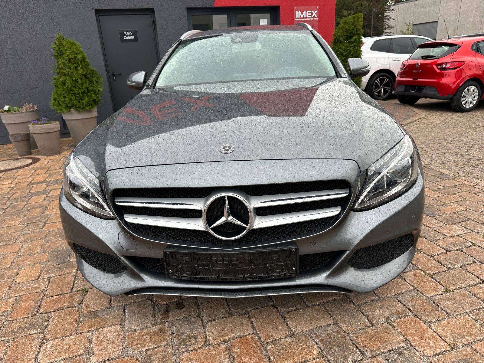 Fahrzeugabbildung Mercedes-Benz C 350 e Avantgarde Hybrid 155 KW Sport LED
