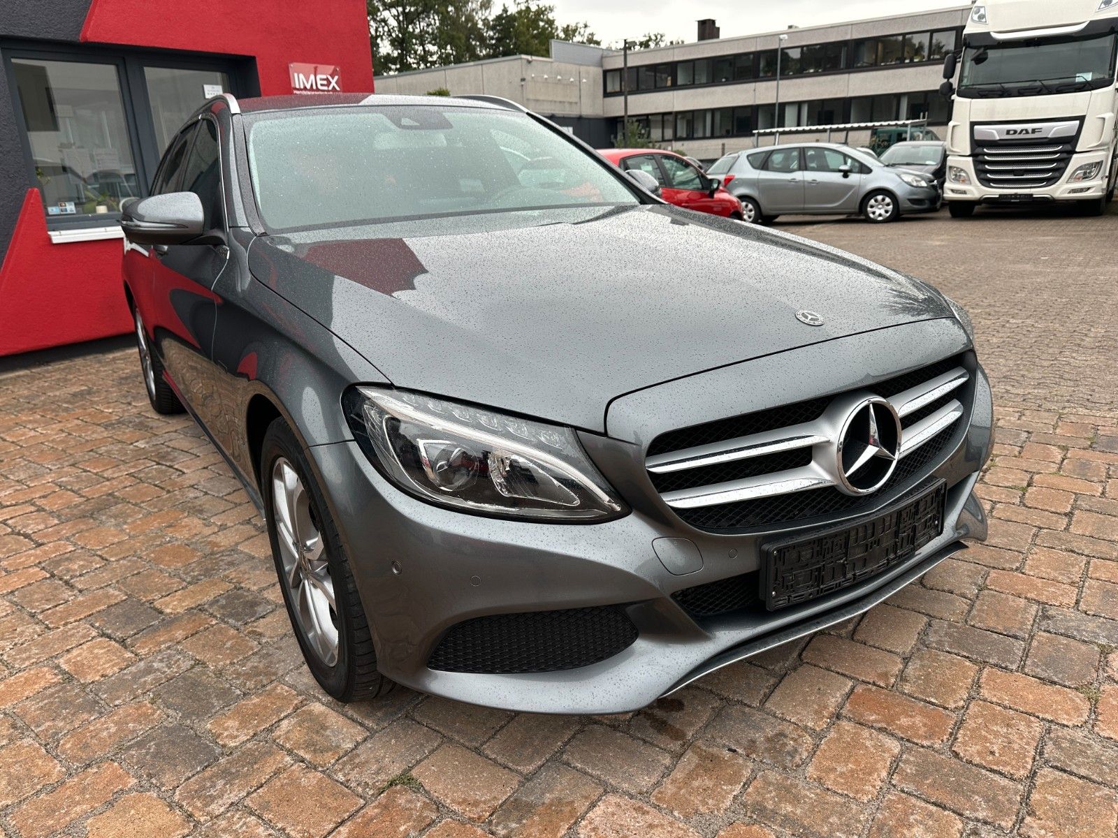 Fahrzeugabbildung Mercedes-Benz C 350 e Avantgarde Hybrid 155 KW Sport LED