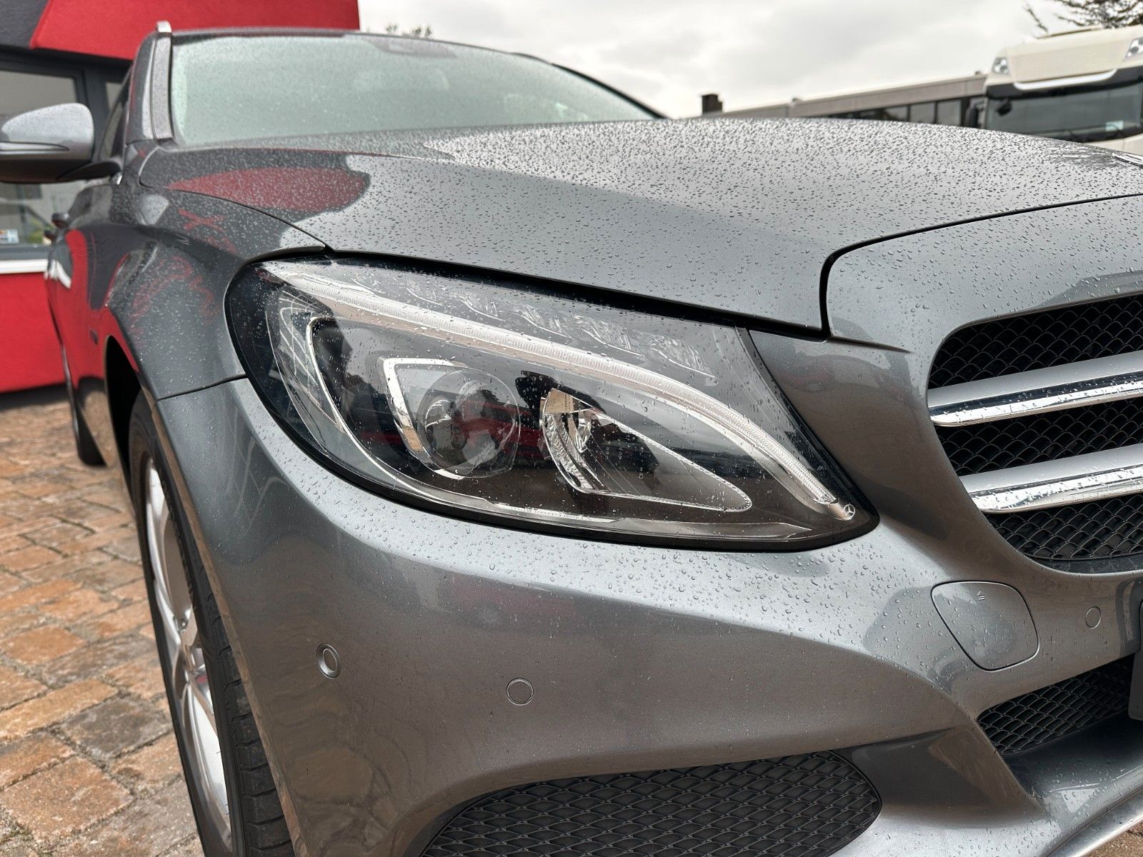 Fahrzeugabbildung Mercedes-Benz C 350 e Avantgarde Hybrid 155 KW Sport LED