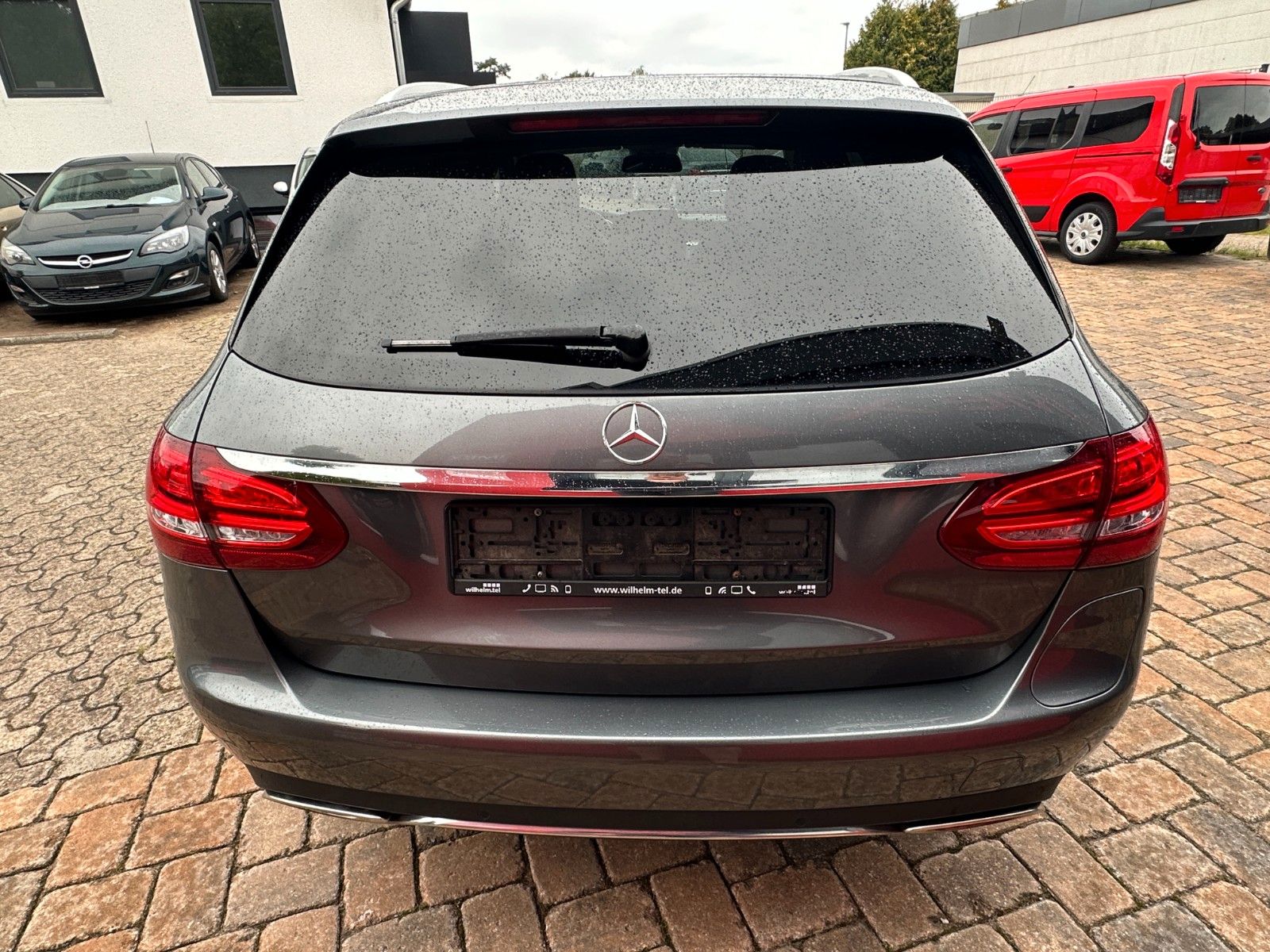 Fahrzeugabbildung Mercedes-Benz C 350 e Avantgarde Hybrid 155 KW Sport LED
