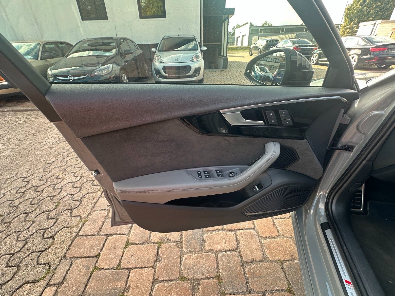 Fahrzeugabbildung Audi S4 Avant 3.0 TDI  347 PS Pano LED B&O Leder
