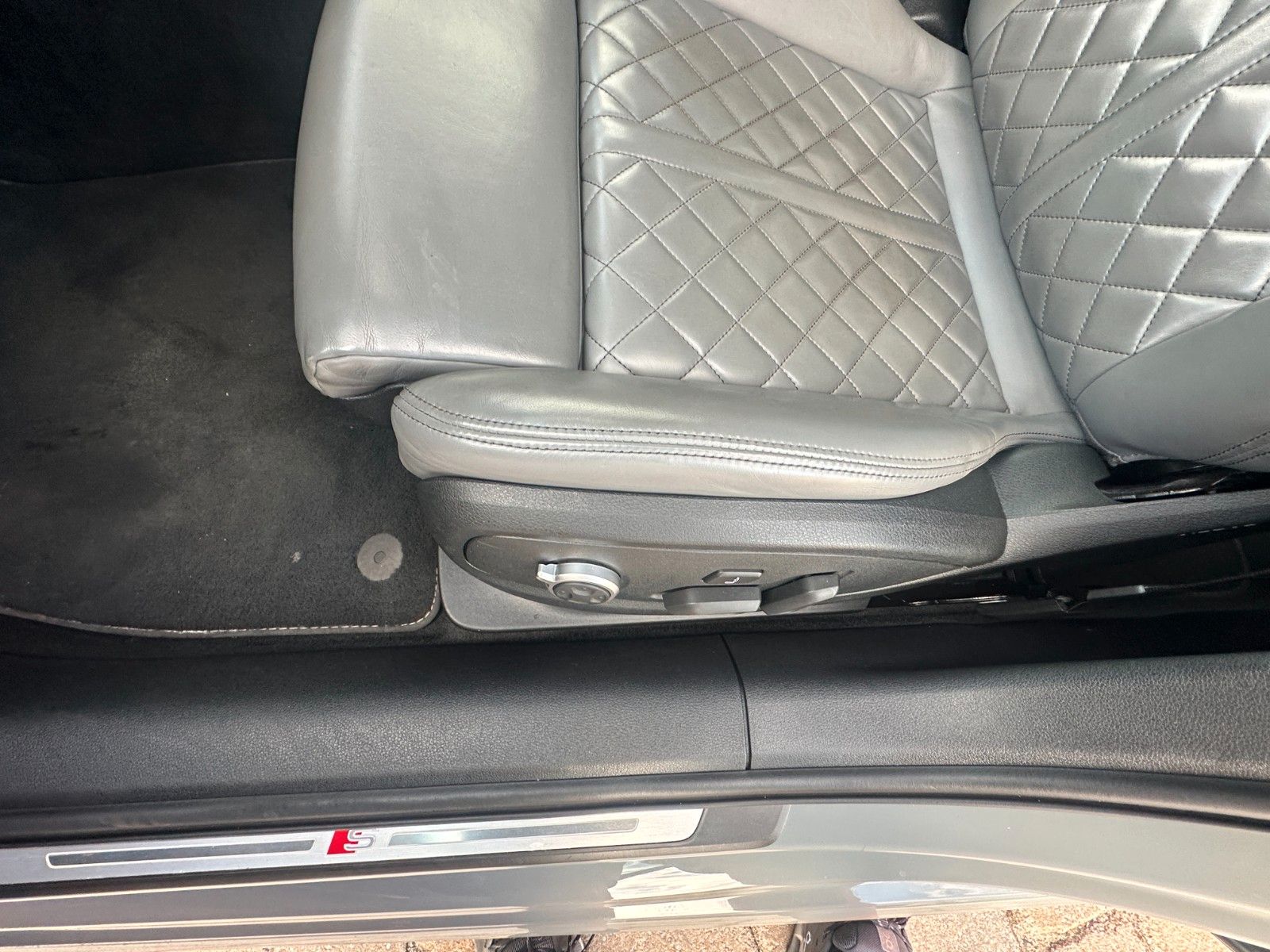 Fahrzeugabbildung Audi S4 Avant 3.0 TDI  347 PS Pano LED B&O Leder