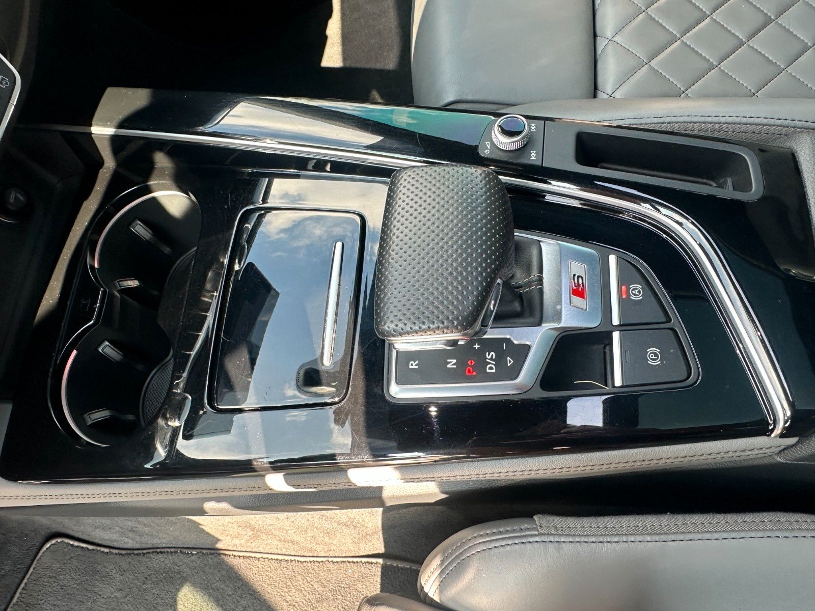 Fahrzeugabbildung Audi S4 Avant 3.0 TDI  347 PS Pano LED B&O Leder