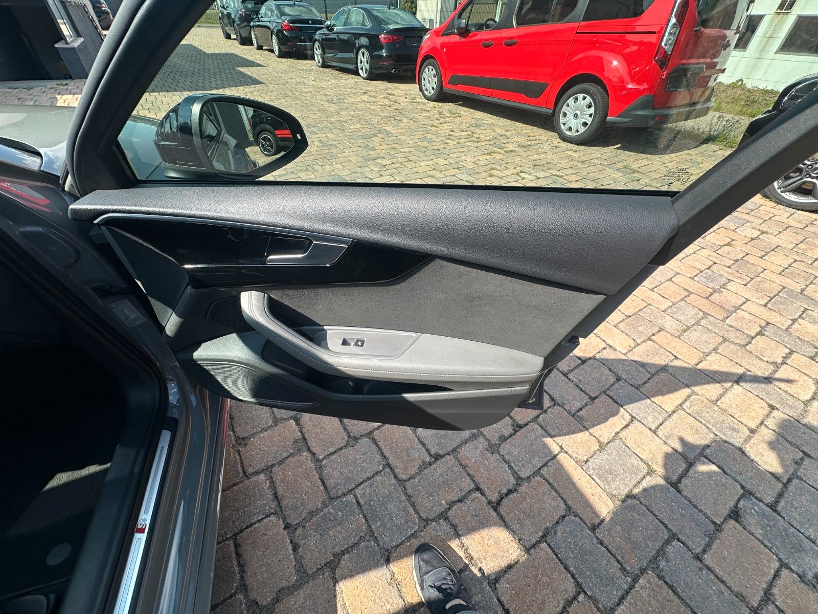 Fahrzeugabbildung Audi S4 Avant 3.0 TDI  347 PS Pano LED B&O Leder