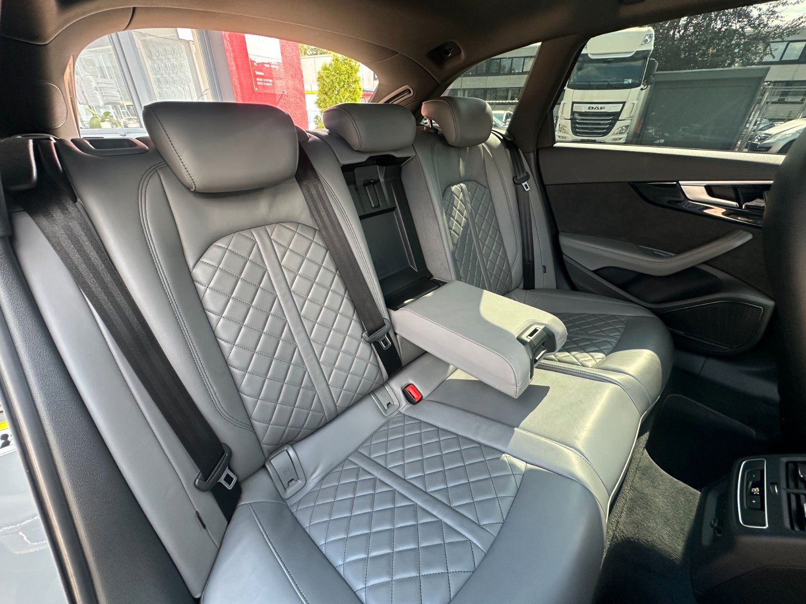Fahrzeugabbildung Audi S4 Avant 3.0 TDI  347 PS Pano LED B&O Leder