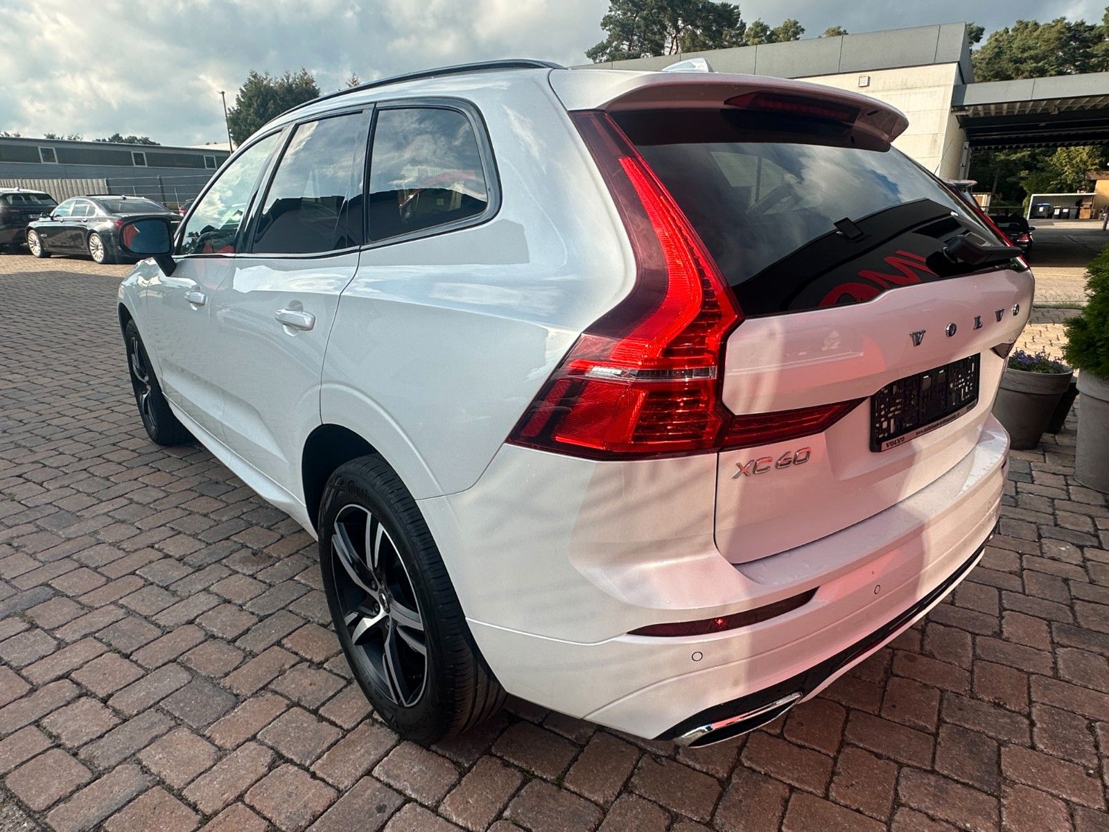 Fahrzeugabbildung Volvo XC60 Inscription R -Design 190 PS 1.Hand 8xAlu