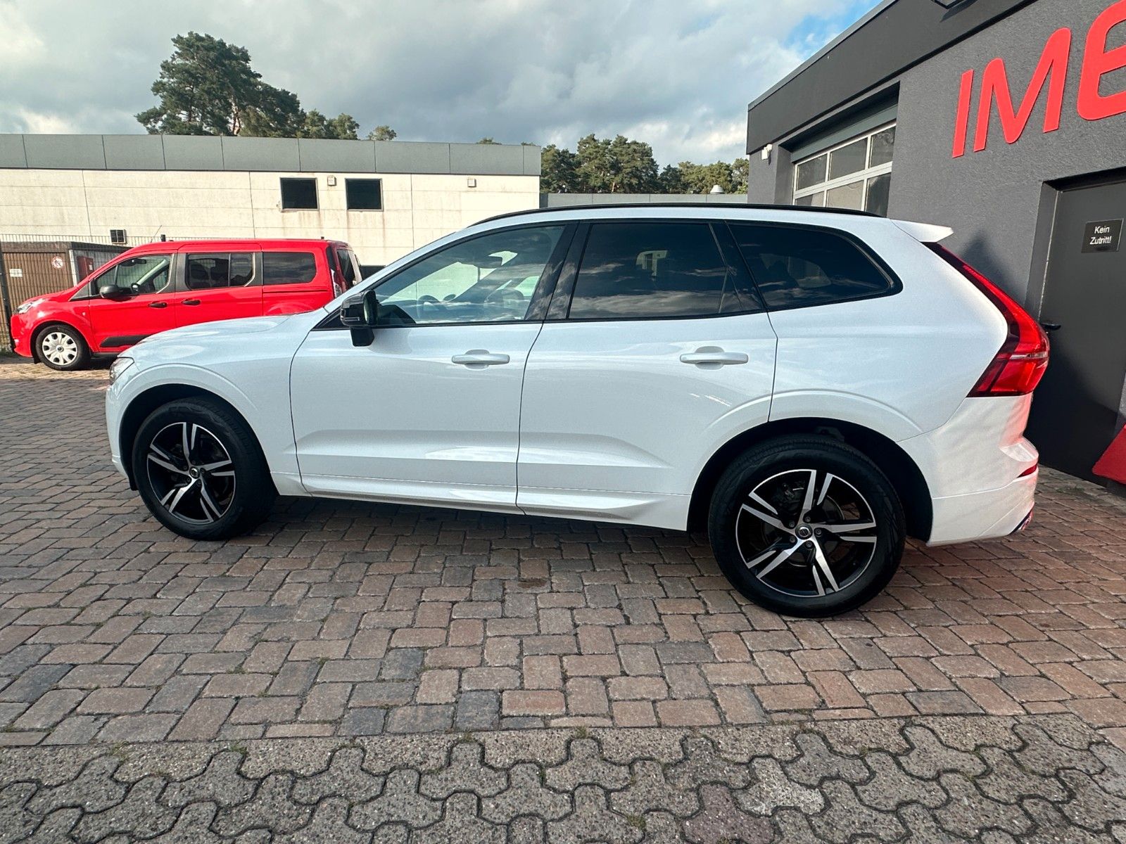 Fahrzeugabbildung Volvo XC60 Inscription R -Design 190 PS 1.Hand 8xAlu