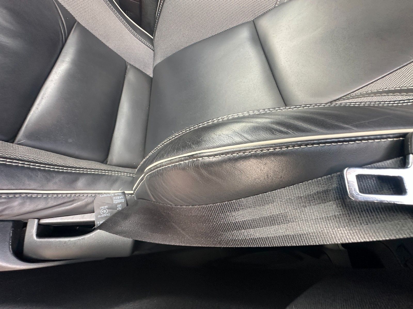 Fahrzeugabbildung Volvo XC60 Inscription R -Design 190 PS 1.Hand 8xAlu