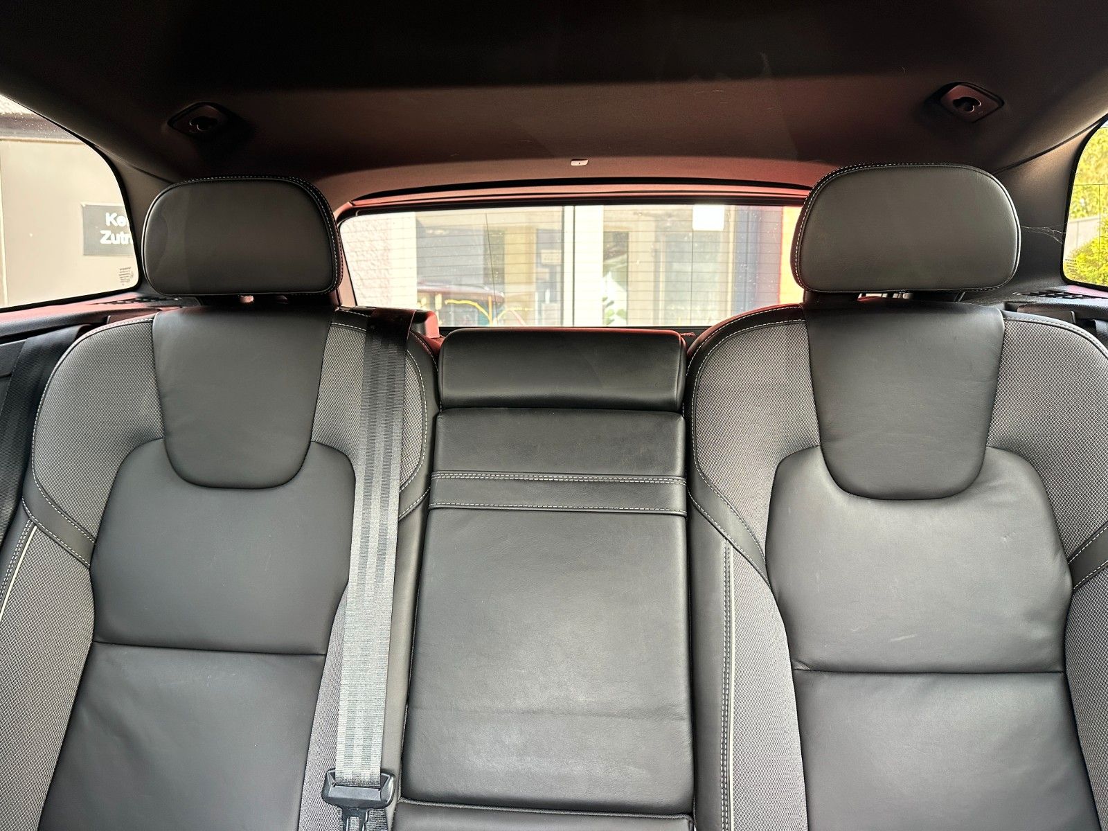 Fahrzeugabbildung Volvo XC60 Inscription R -Design 190 PS 1.Hand 8xAlu