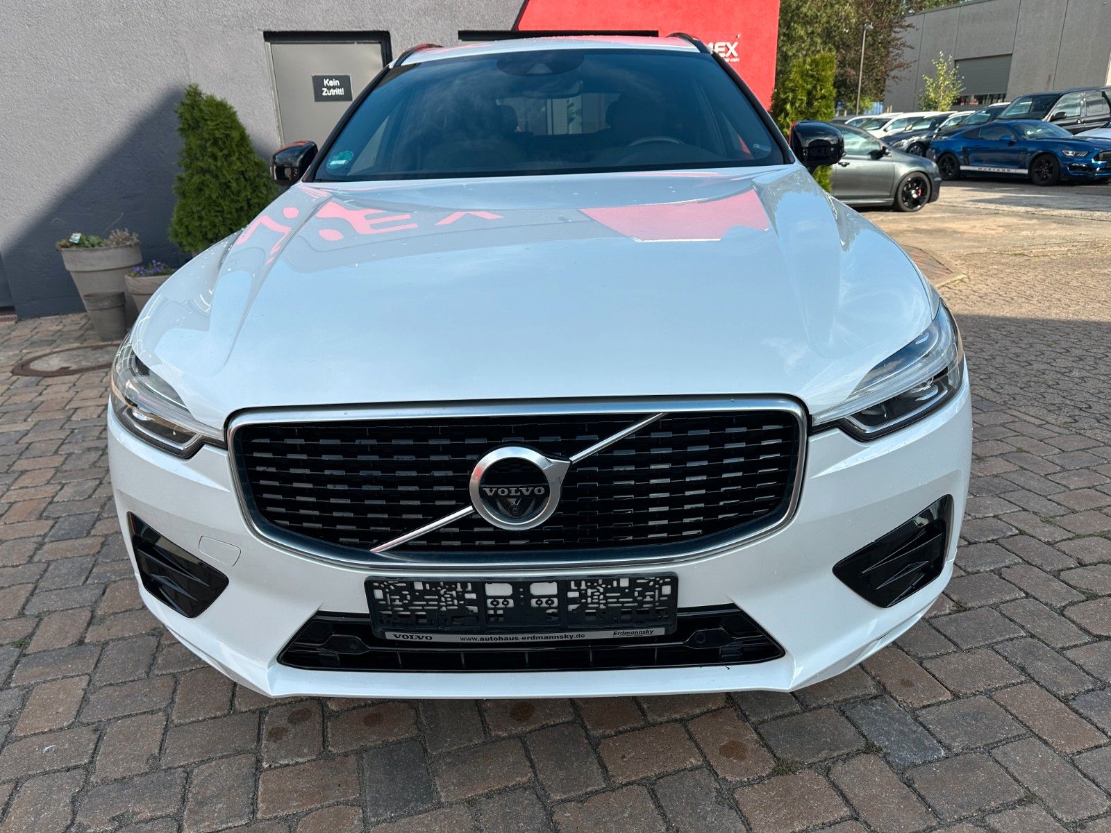 Fahrzeugabbildung Volvo XC60 Inscription R -Design 190 PS 1.Hand 8xAlu