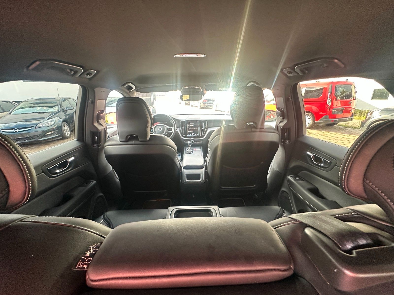 Fahrzeugabbildung Volvo XC60 Inscription R -Design 190 PS 1.Hand 8xAlu