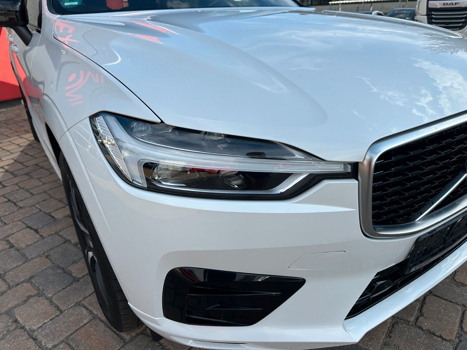 Fahrzeugabbildung Volvo XC60 Inscription R -Design 190 PS 1.Hand 8xAlu