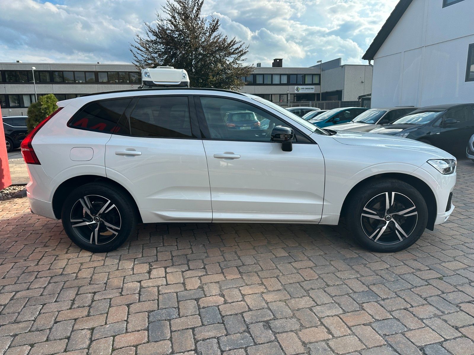 Fahrzeugabbildung Volvo XC60 Inscription R -Design 190 PS 1.Hand 8xAlu