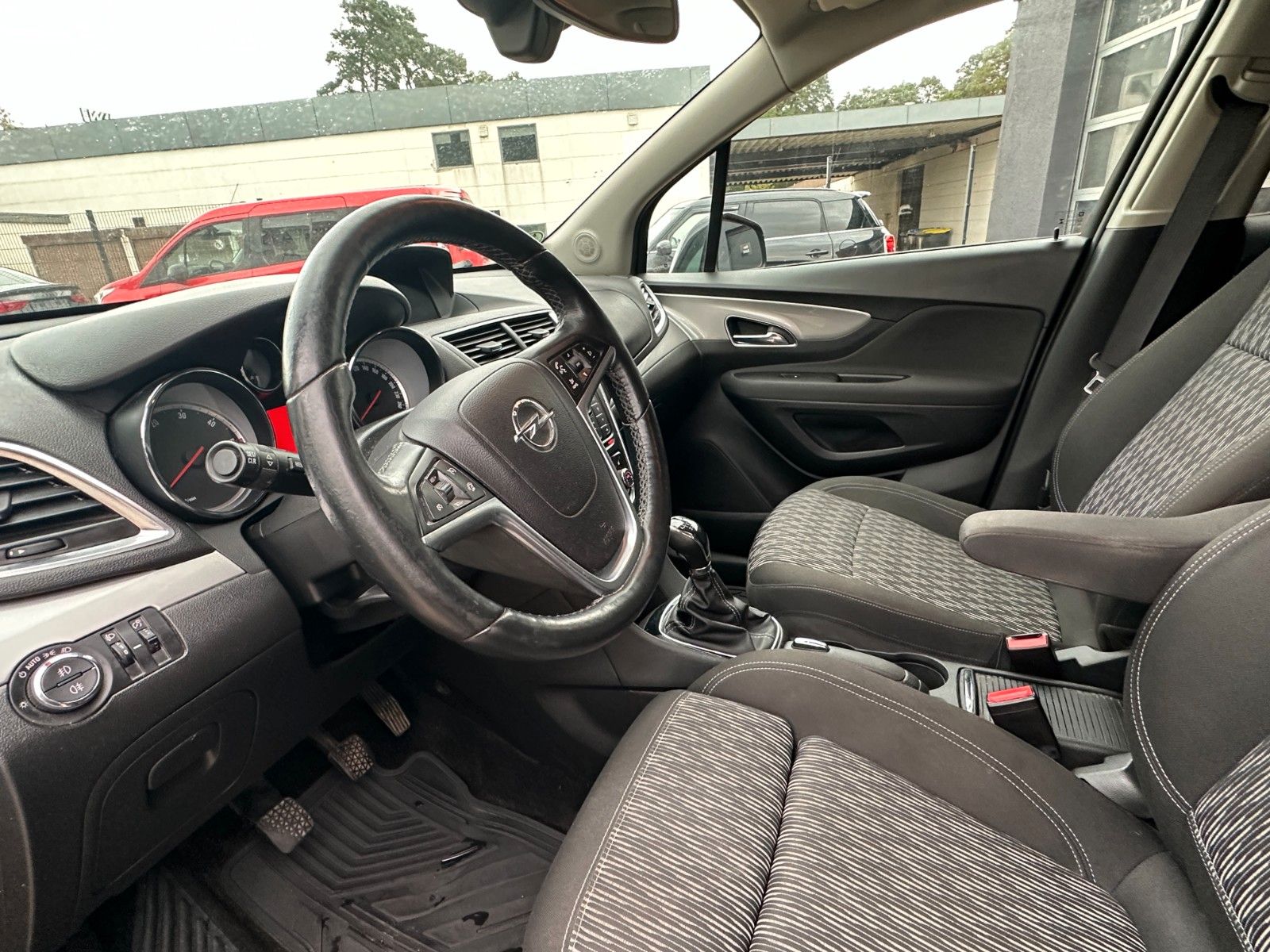 Fahrzeugabbildung Opel Mokka Edition ecoFlex 1.6 136 PS AHK Xenon