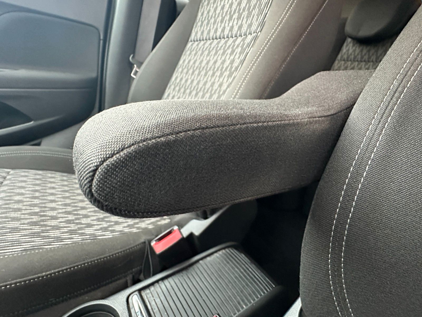 Fahrzeugabbildung Opel Mokka Edition ecoFlex 1.6 136 PS AHK Xenon