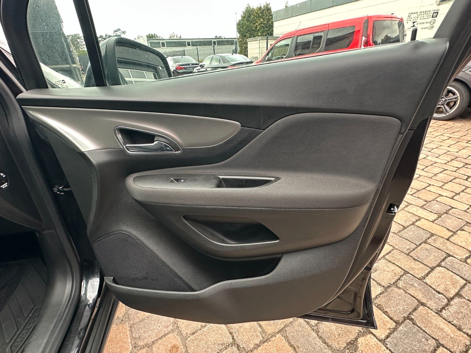 Fahrzeugabbildung Opel Mokka Edition ecoFlex 1.6 136 PS AHK Xenon