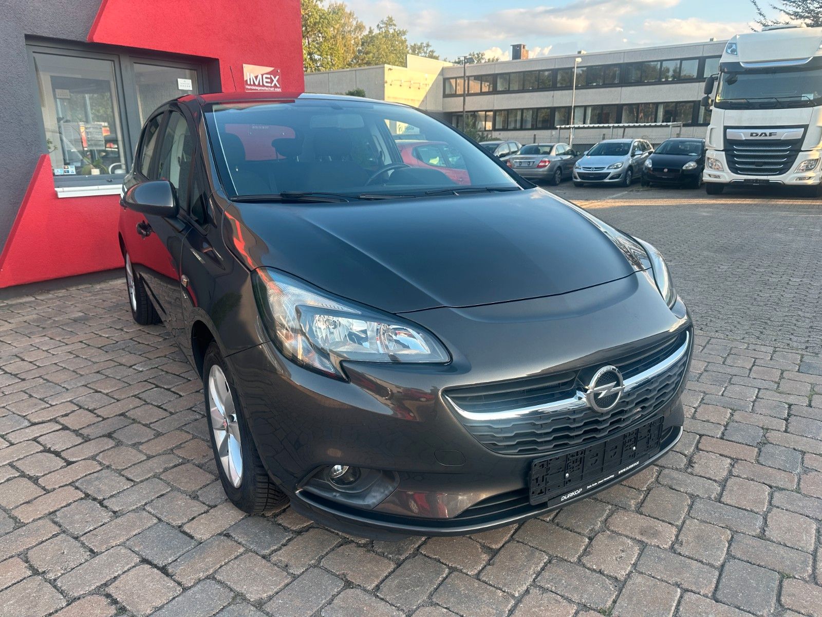 Fahrzeugabbildung Opel Corsa E Drive 1.4 90 PS HU neu Navi LH