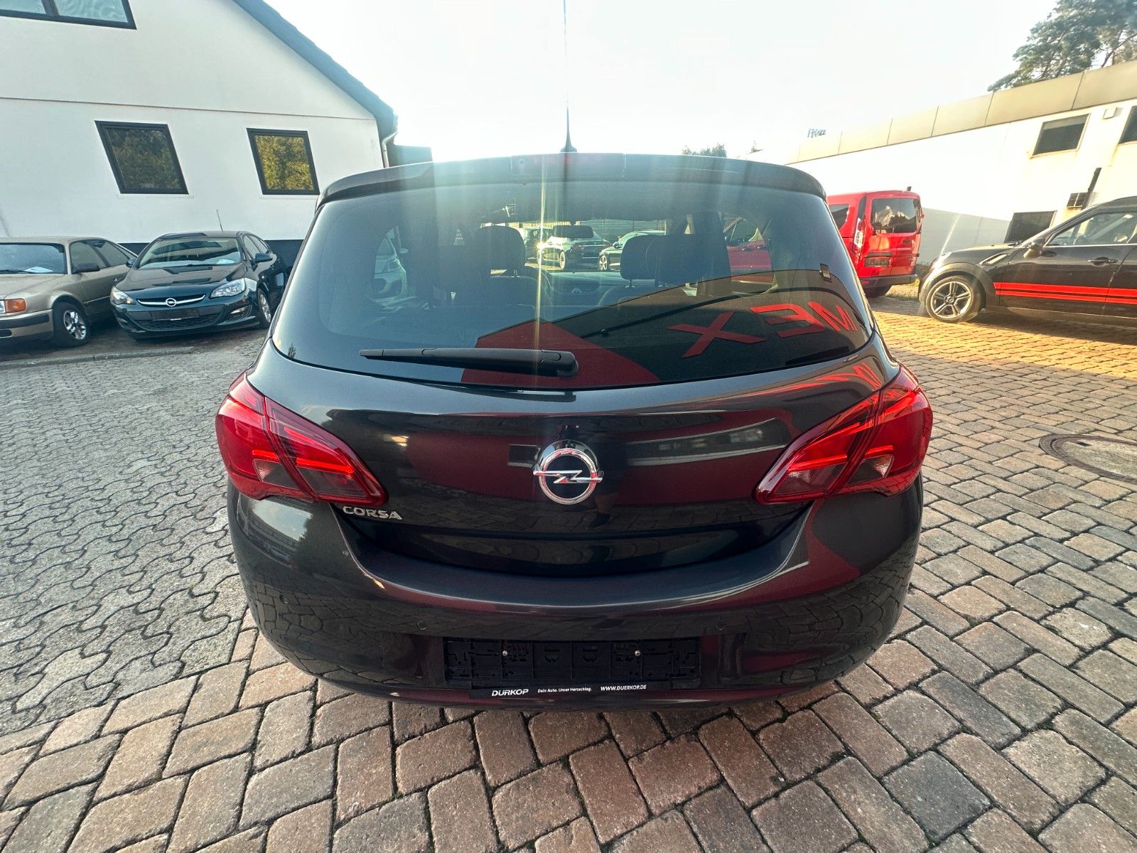 Fahrzeugabbildung Opel Corsa E Drive 1.4 90 PS HU neu Navi LH