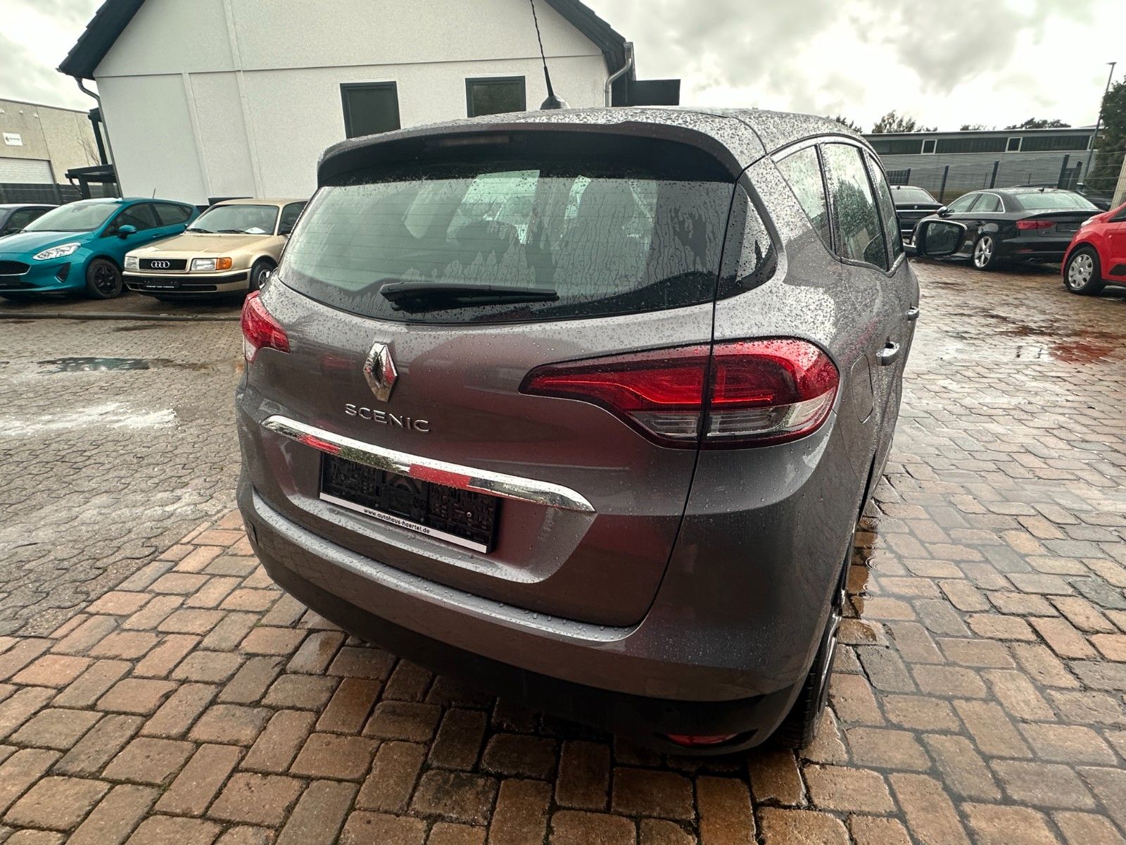 Fahrzeugabbildung Renault Scenic IV Life 1.2 115 PS HU neu Navi WR