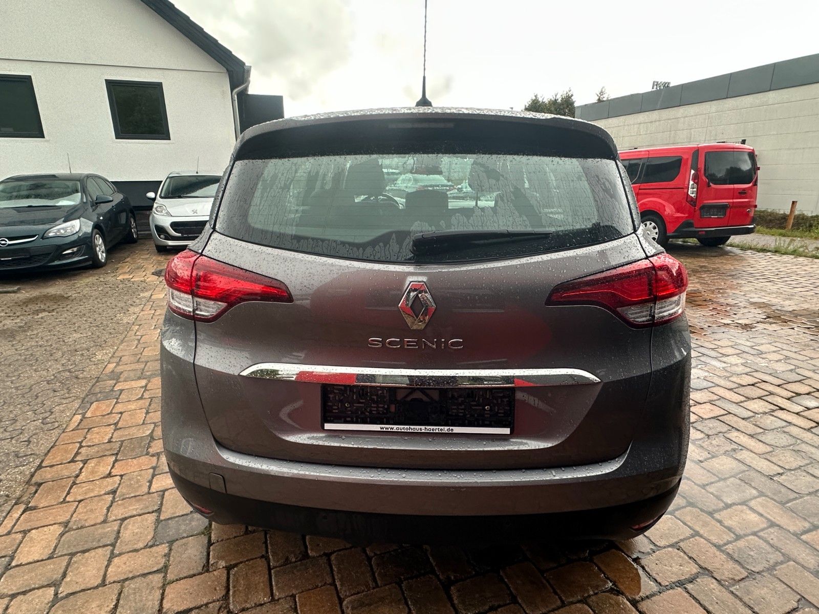 Fahrzeugabbildung Renault Scenic IV Life 1.2 115 PS HU neu Navi WR