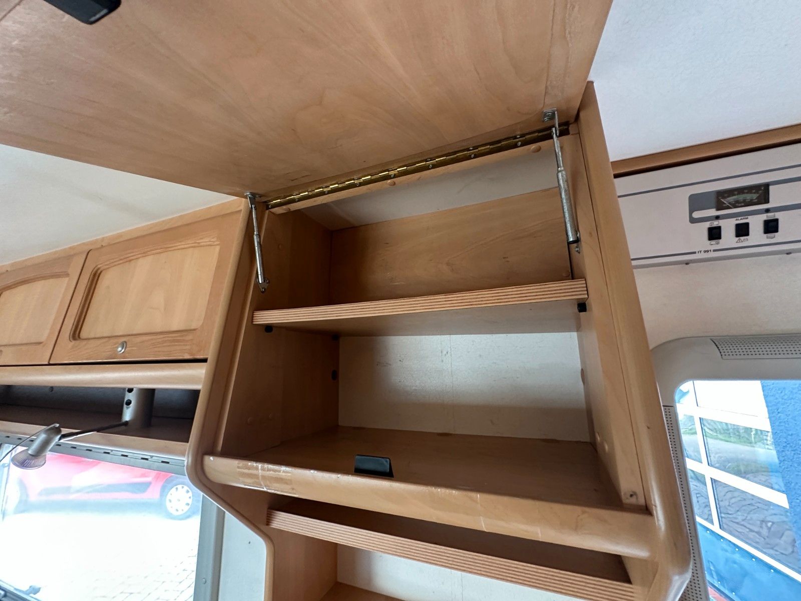 Fahrzeugabbildung Bürstner A 572-2 HU neu Truma 6-Sitze!! Sat AHK  1.Hand