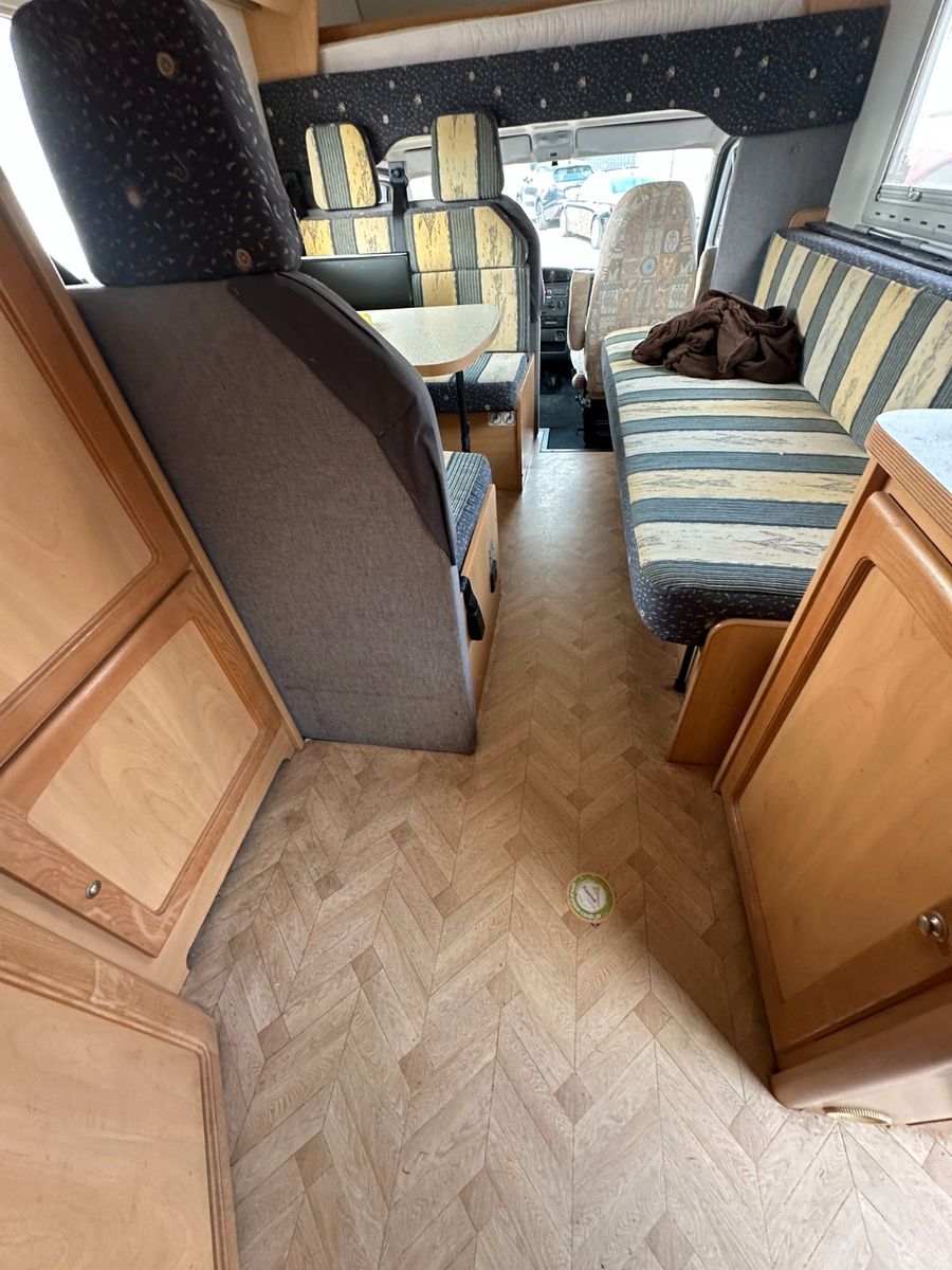 Fahrzeugabbildung Bürstner A 572-2 HU neu Truma 6-Sitze!! Sat AHK  1.Hand