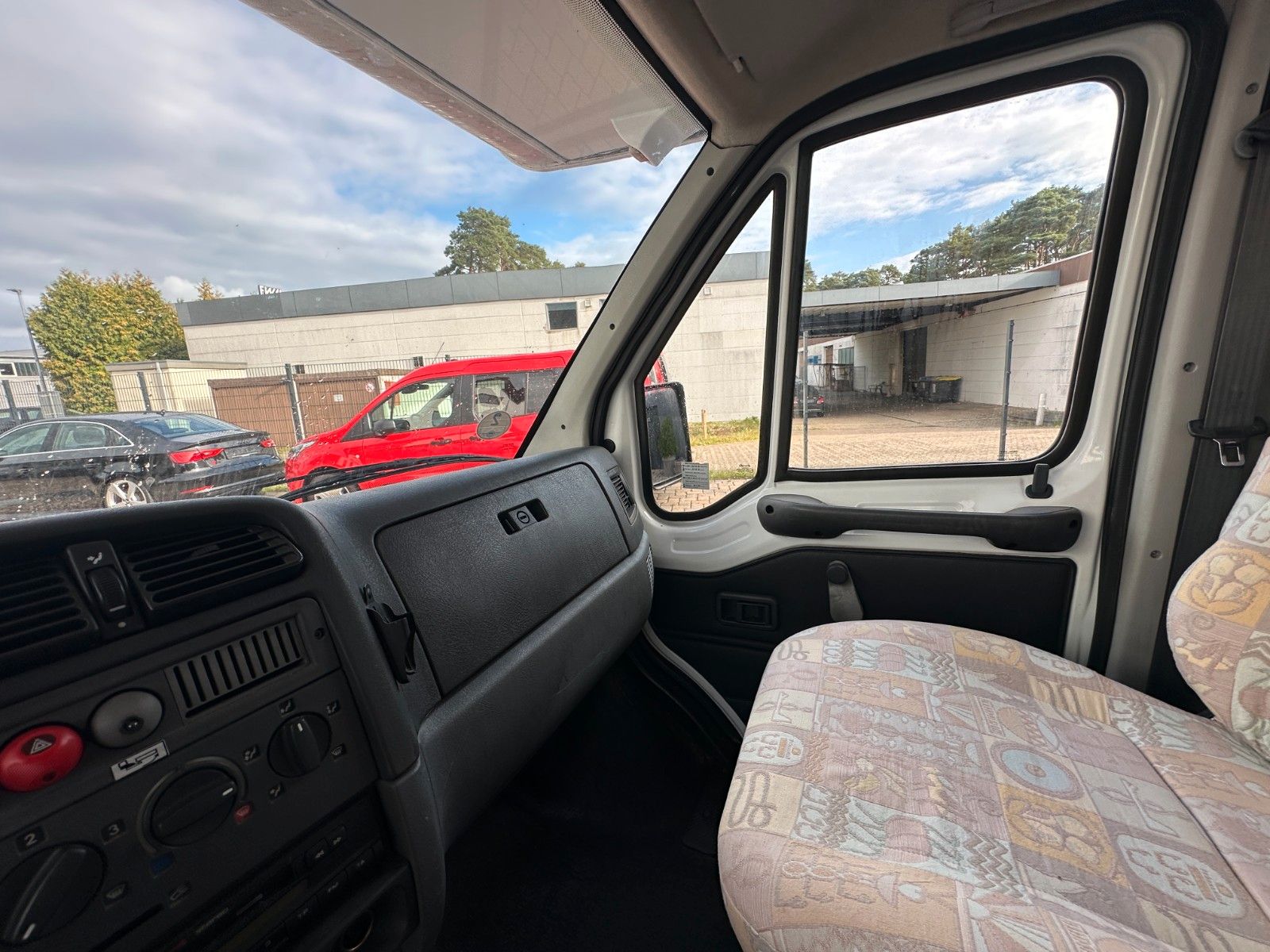 Fahrzeugabbildung Bürstner A 572-2 HU neu Truma 6-Sitze!! Sat AHK  1.Hand
