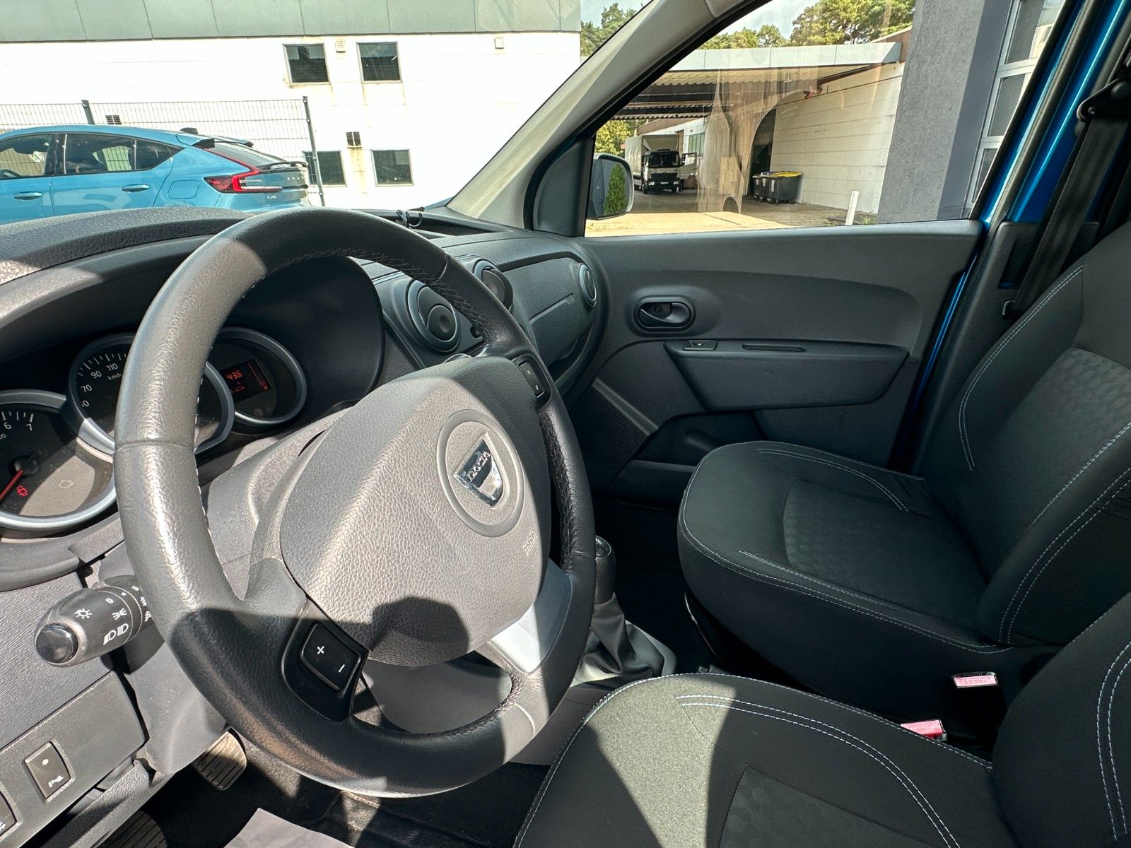 Fahrzeugabbildung Dacia Dokker Stepway 1.5 90 PS HU neu Klima 1.Hand