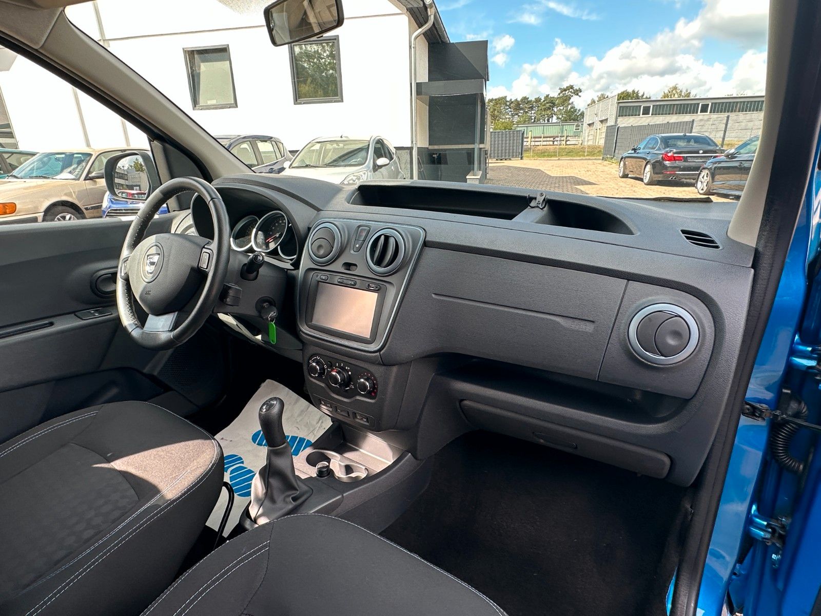 Fahrzeugabbildung Dacia Dokker Stepway 1.5 90 PS HU neu Klima 1.Hand