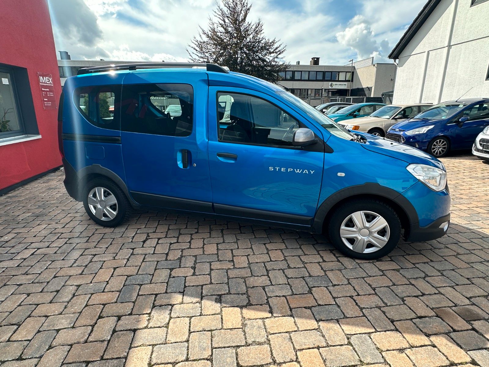 Fahrzeugabbildung Dacia Dokker Stepway 1.5 90 PS HU neu Klima 1.Hand