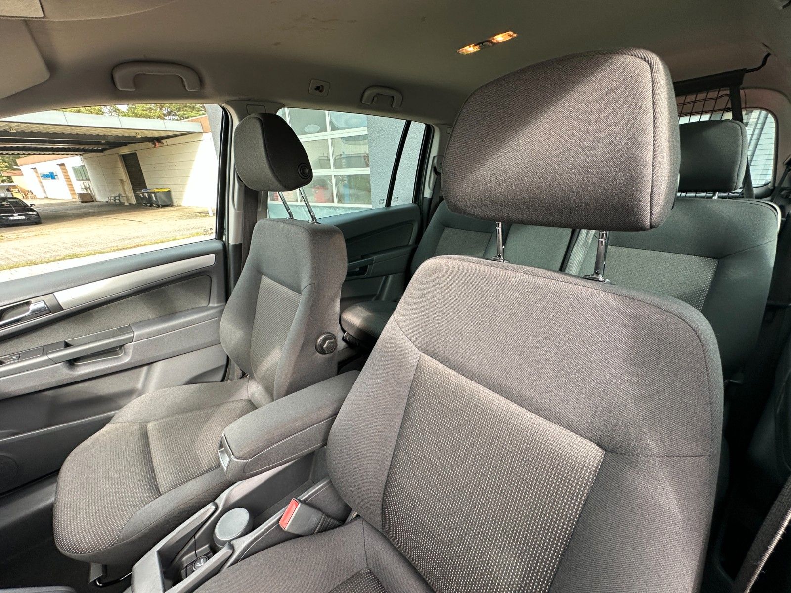 Fahrzeugabbildung Opel Zafira Family Plus 1.8 140PS Tüv 8/27 7 Sitze