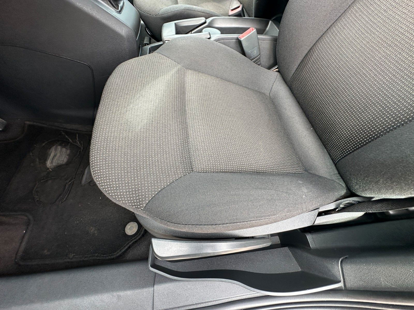 Fahrzeugabbildung Opel Zafira Family Plus 1.8 140PS Tüv 8/27 7 Sitze