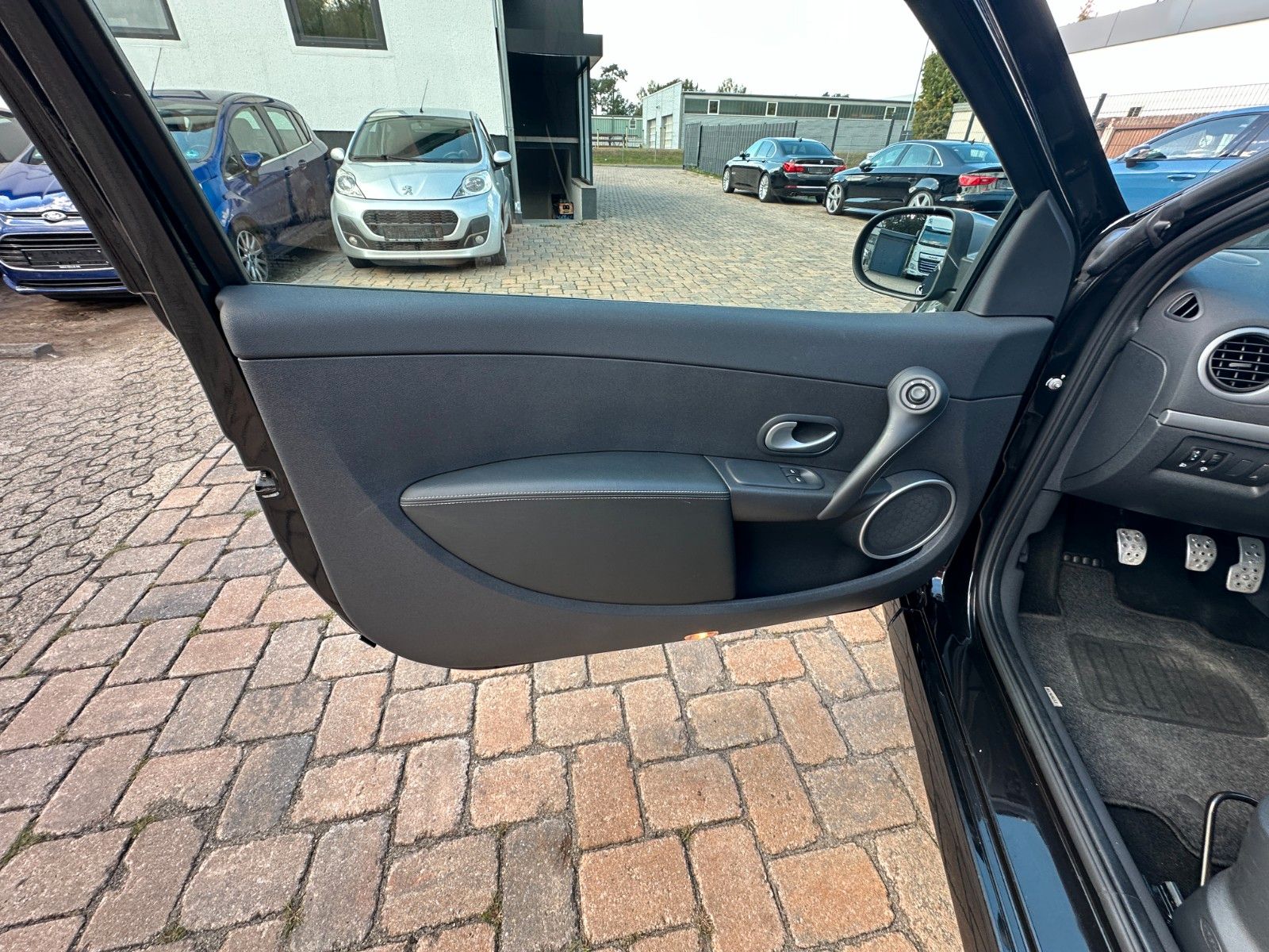 Fahrzeugabbildung Renault Clio III GT 1.6 128 PS HU neu 1.Hand 53 tkm