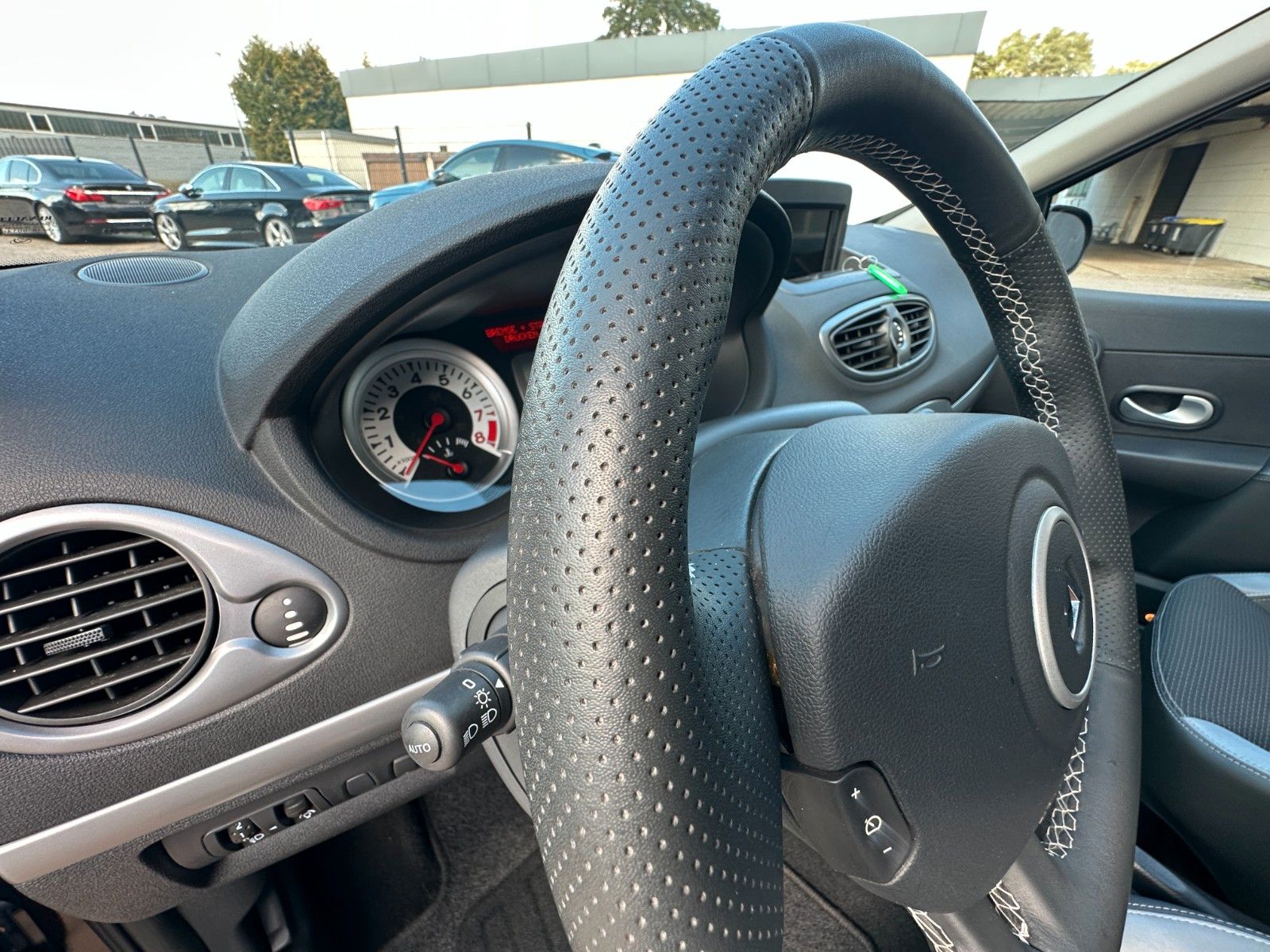 Fahrzeugabbildung Renault Clio III GT 1.6 128 PS HU neu 1.Hand 53 tkm