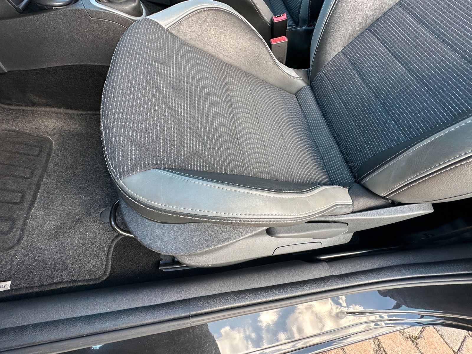 Fahrzeugabbildung Renault Clio III GT 1.6 128 PS HU neu 1.Hand 53 tkm