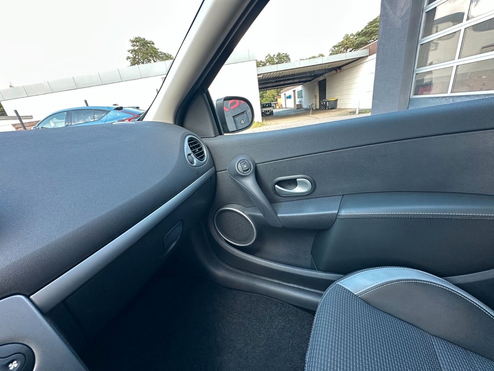 Fahrzeugabbildung Renault Clio III GT 1.6 128 PS HU neu 1.Hand 53 tkm