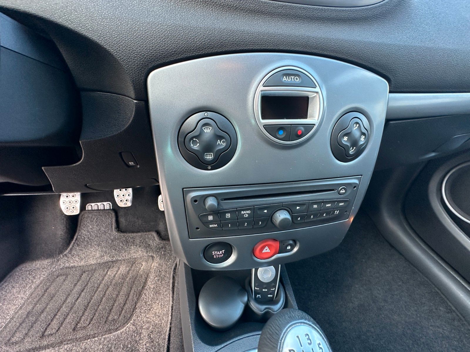 Fahrzeugabbildung Renault Clio III GT 1.6 128 PS HU neu 1.Hand 53 tkm