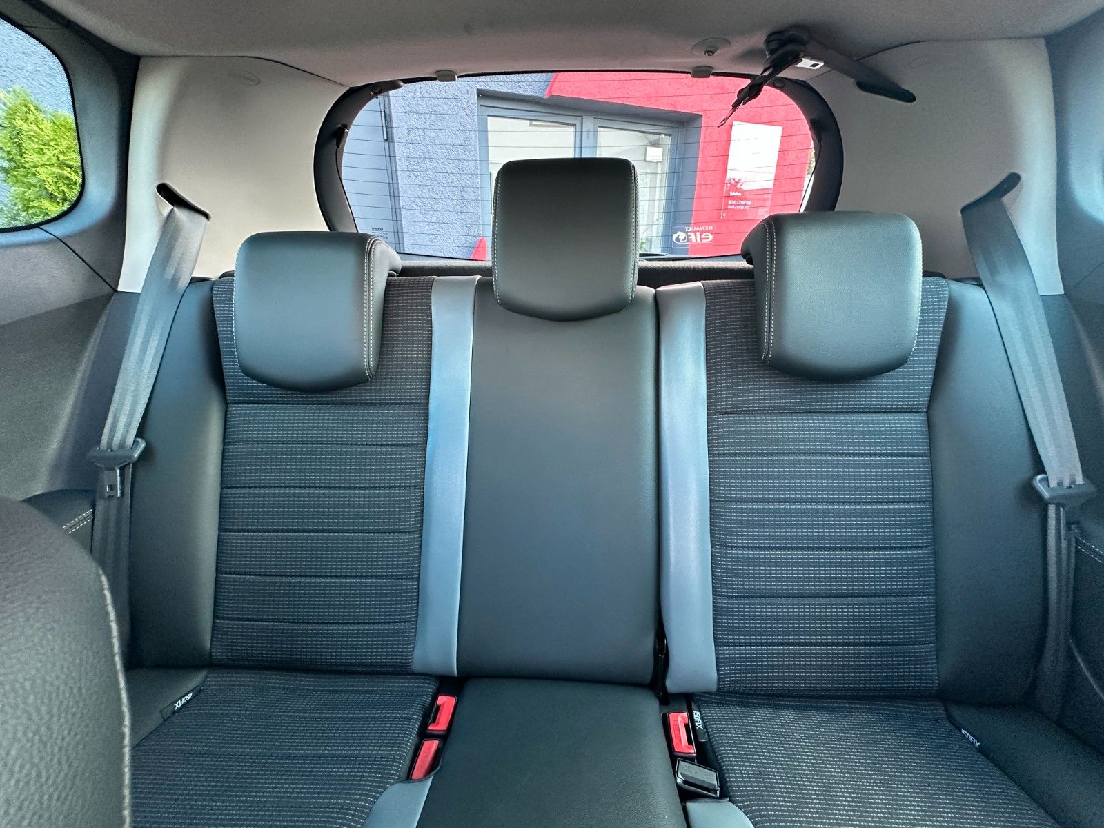 Fahrzeugabbildung Renault Clio III GT 1.6 128 PS HU neu 1.Hand 53 tkm