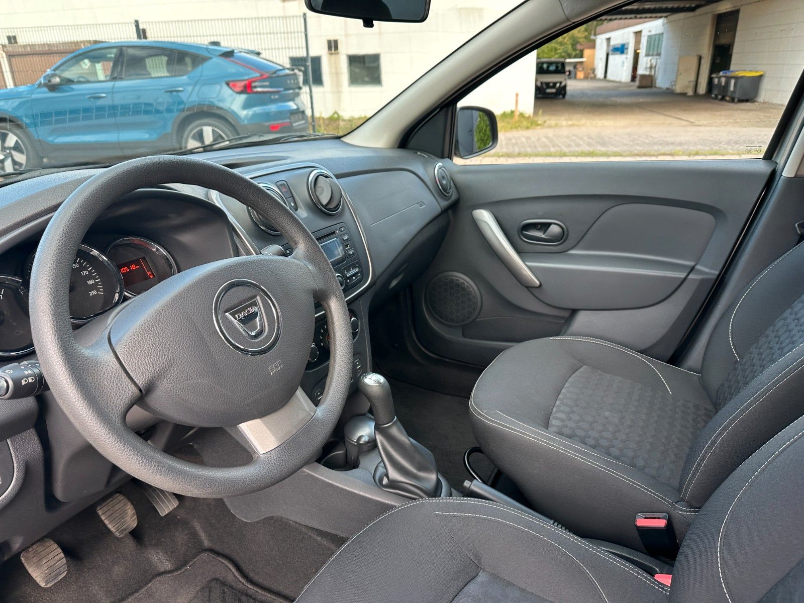 Fahrzeugabbildung Dacia Logan MCV II Laureate 1.2 75 PS 1.Hand 10 tkm!!!