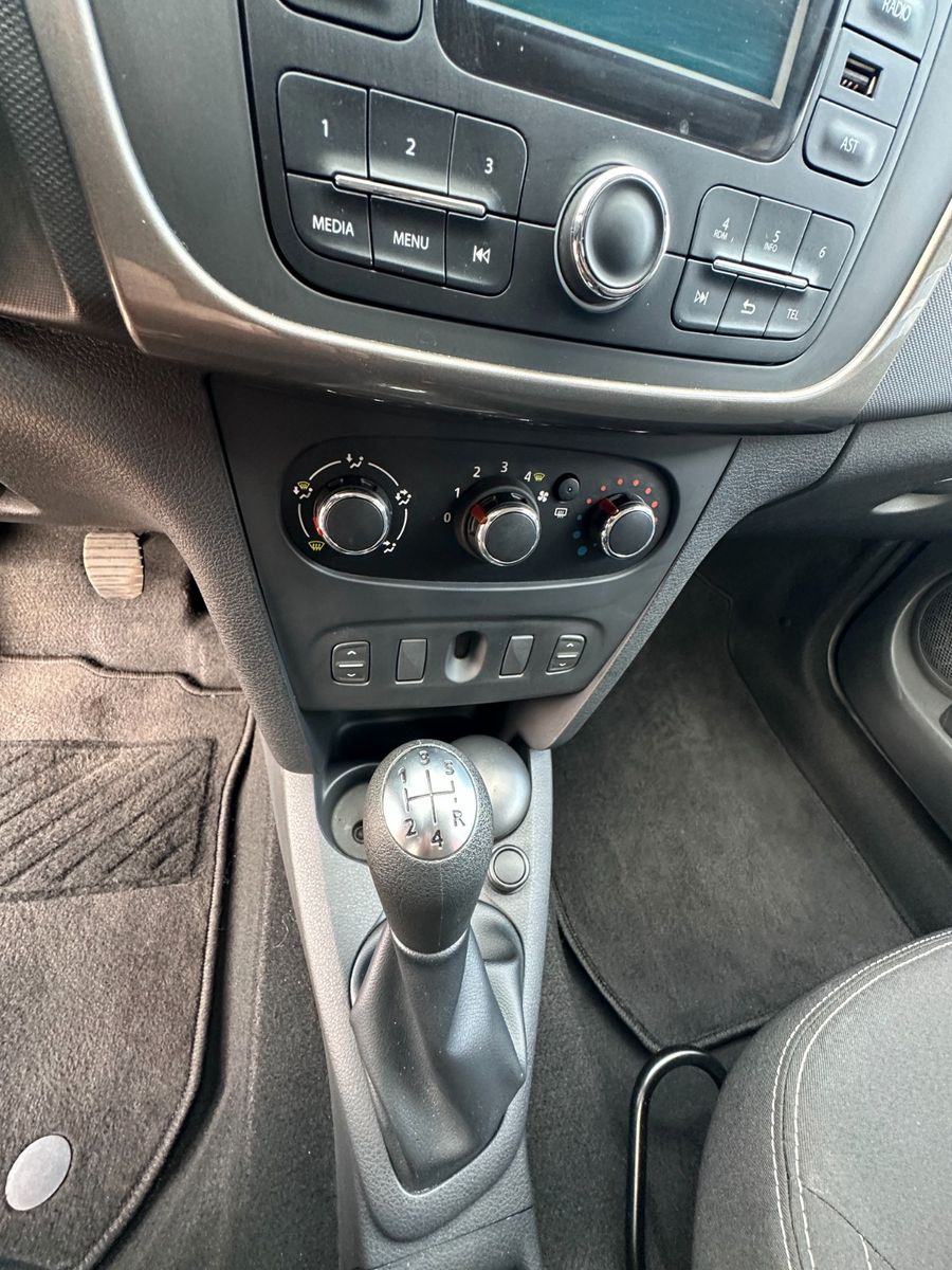 Fahrzeugabbildung Dacia Logan MCV II Laureate 1.2 75 PS 1.Hand 10 tkm!!!