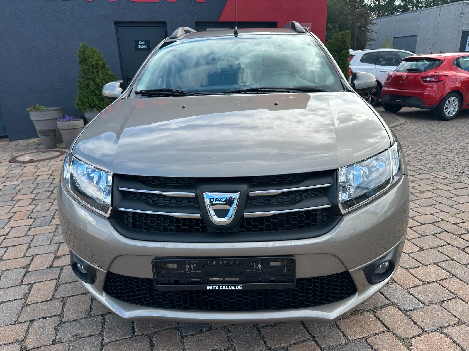 Fahrzeugabbildung Dacia Logan MCV II Laureate 1.2 75 PS 1.Hand 10 tkm!!!